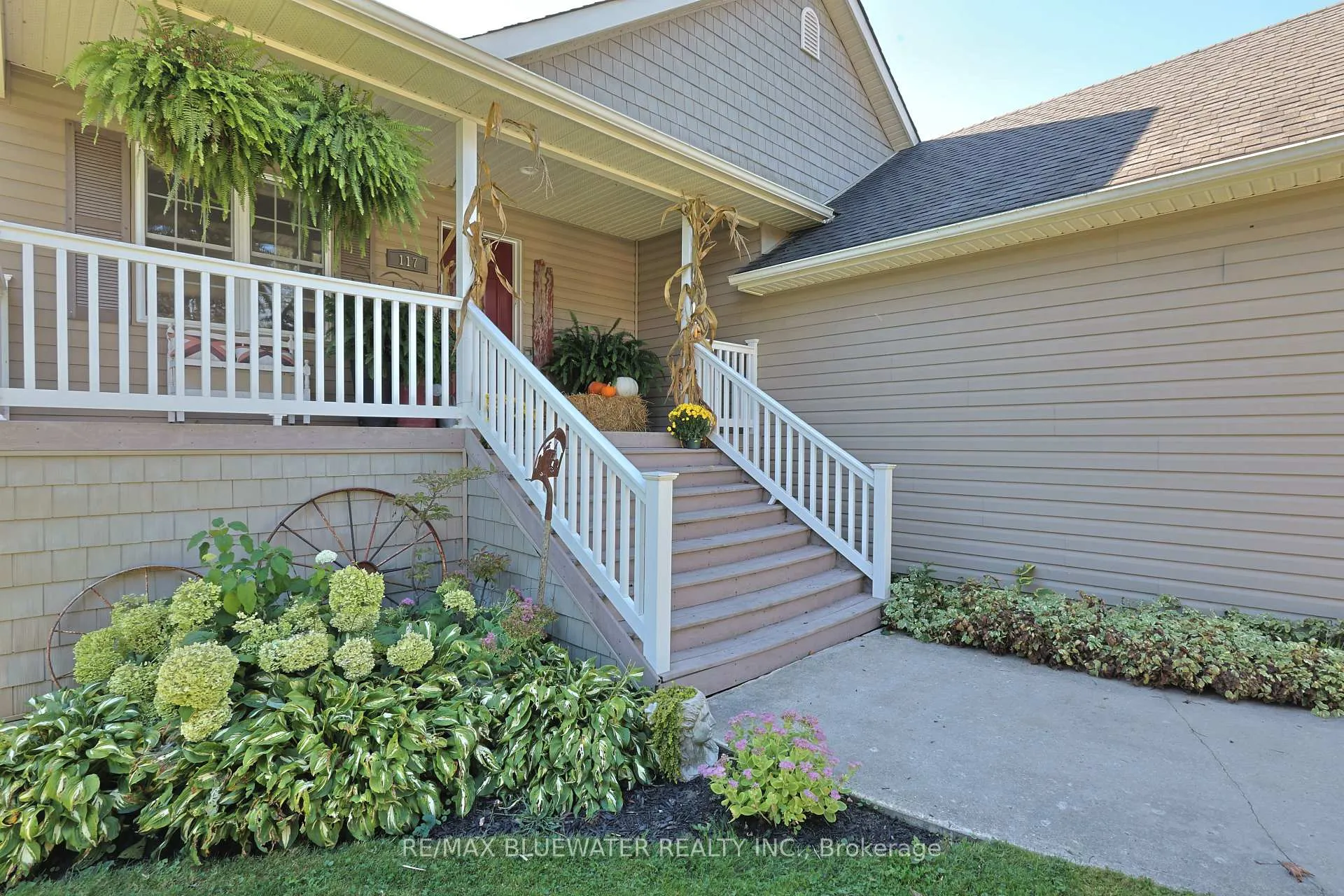 Photo 9 of 117 Duke Street, North Middlesex, Parkhill — HOMEH