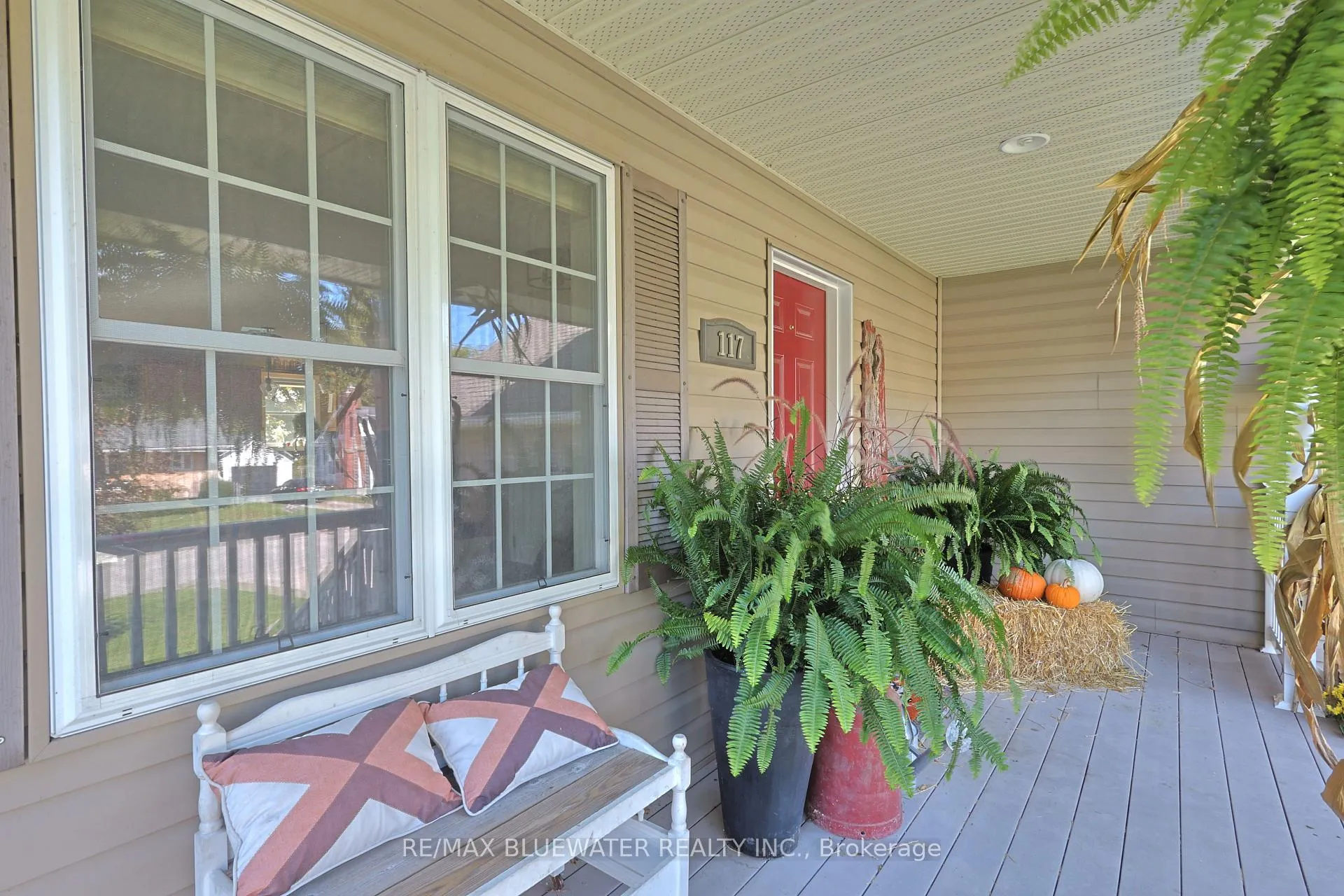 Photo 10 of 117 Duke Street, North Middlesex, Parkhill — HOMEH