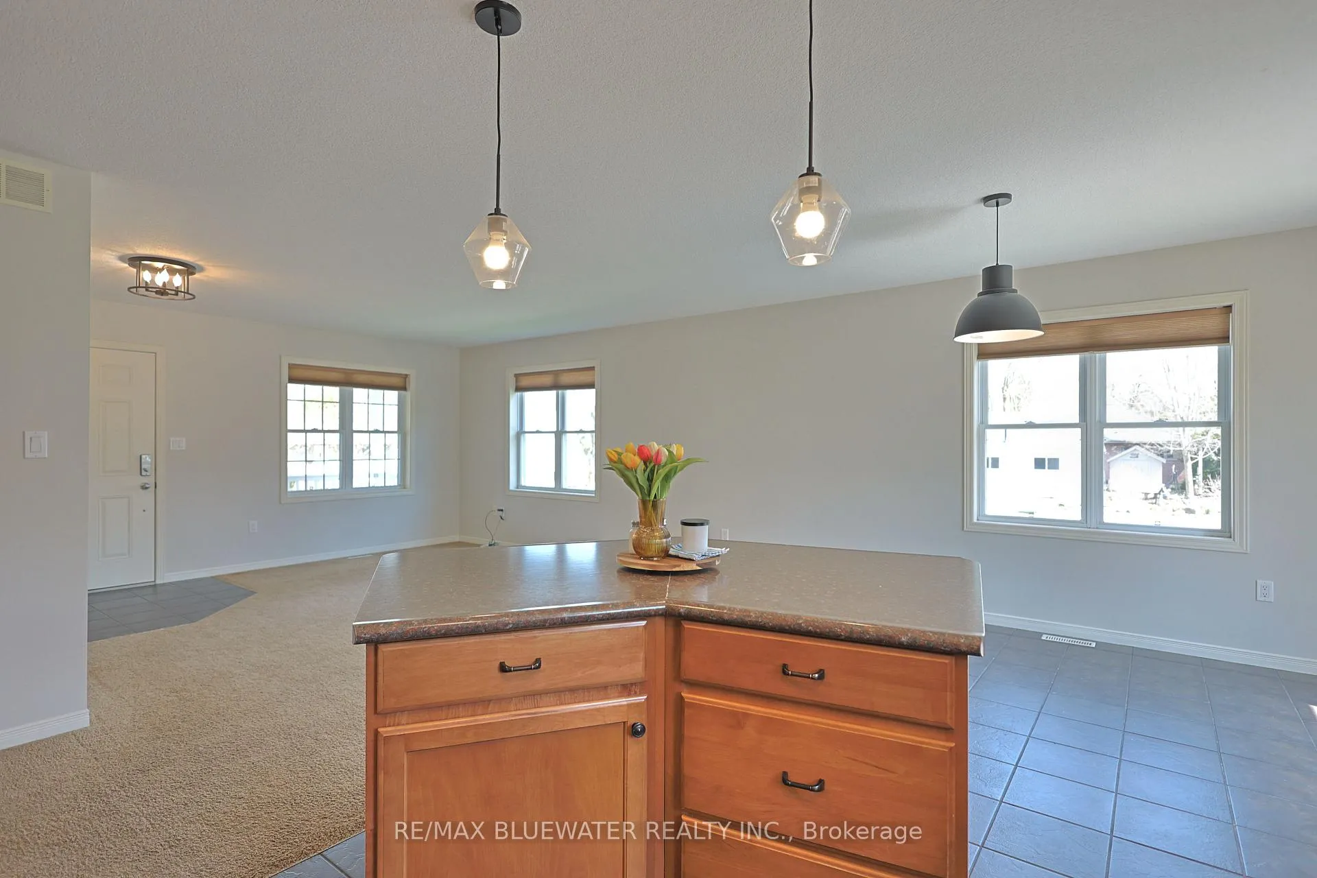 Photo 19 of 117 Duke Street, North Middlesex, Parkhill — HOMEH
