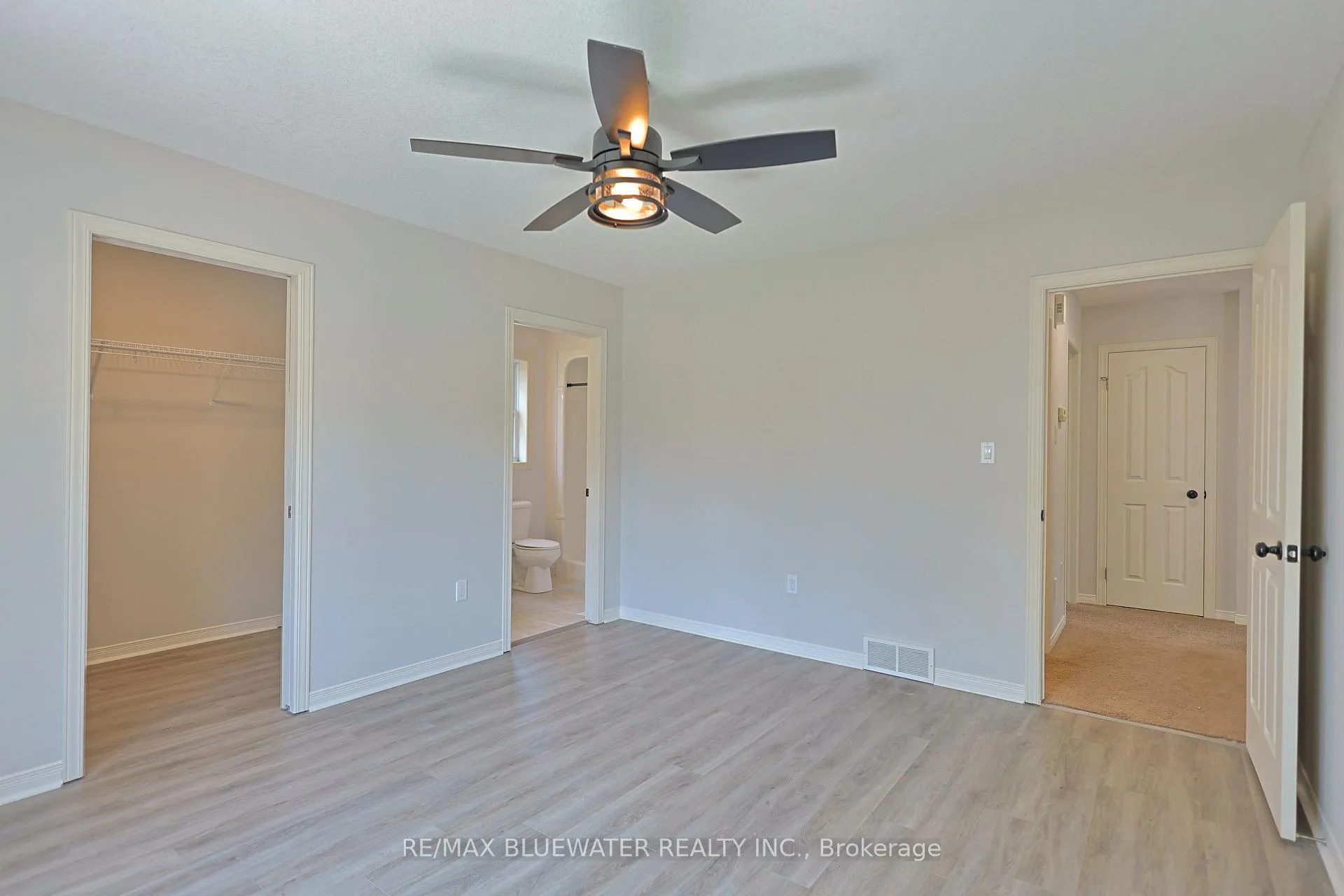 Photo 21 of 117 Duke Street, North Middlesex, Parkhill — HOMEH
