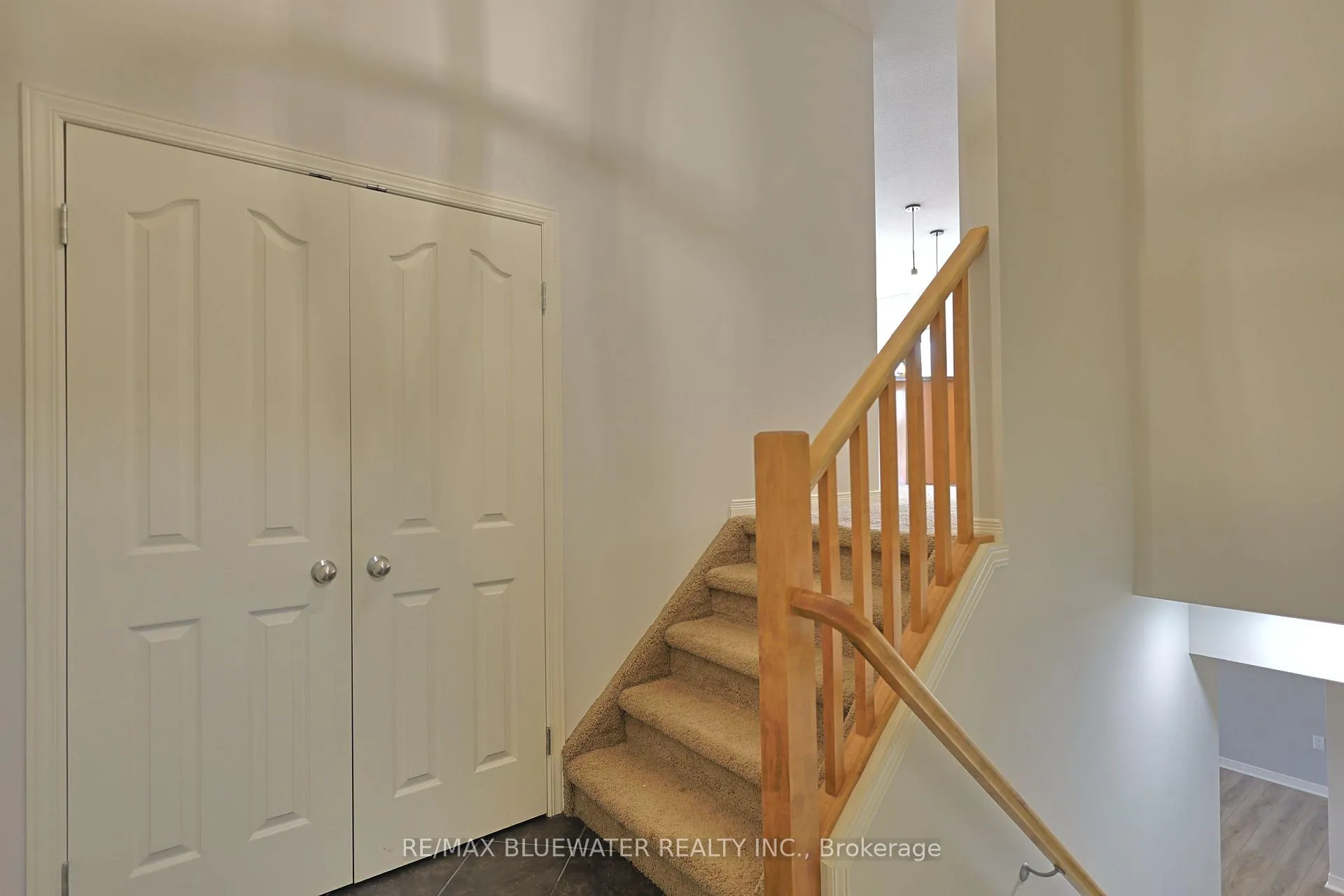 Photo 26 of 117 Duke Street, North Middlesex, Parkhill — HOMEH