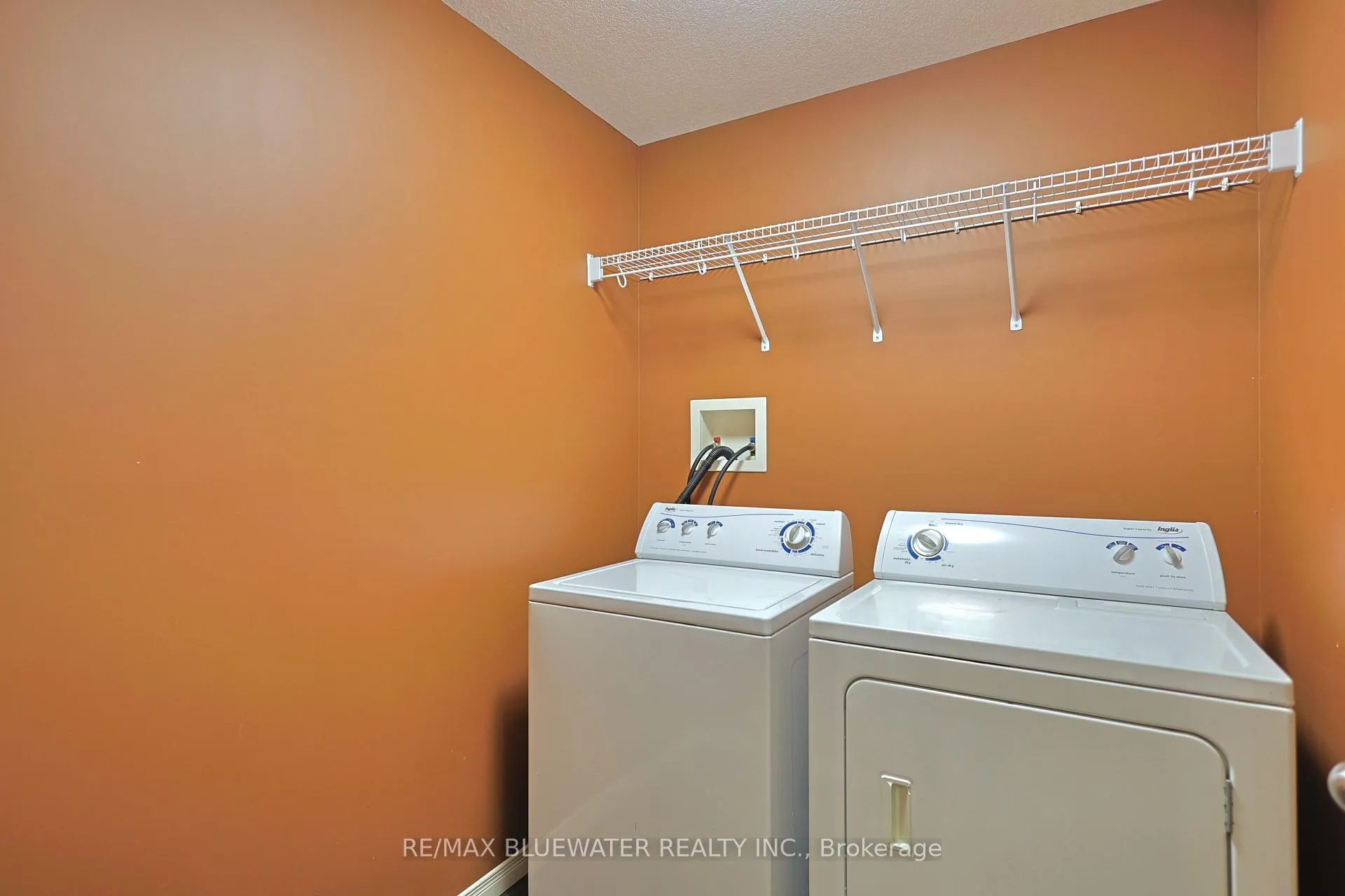 Photo 27 of 117 Duke Street, North Middlesex, Parkhill — HOMEH
