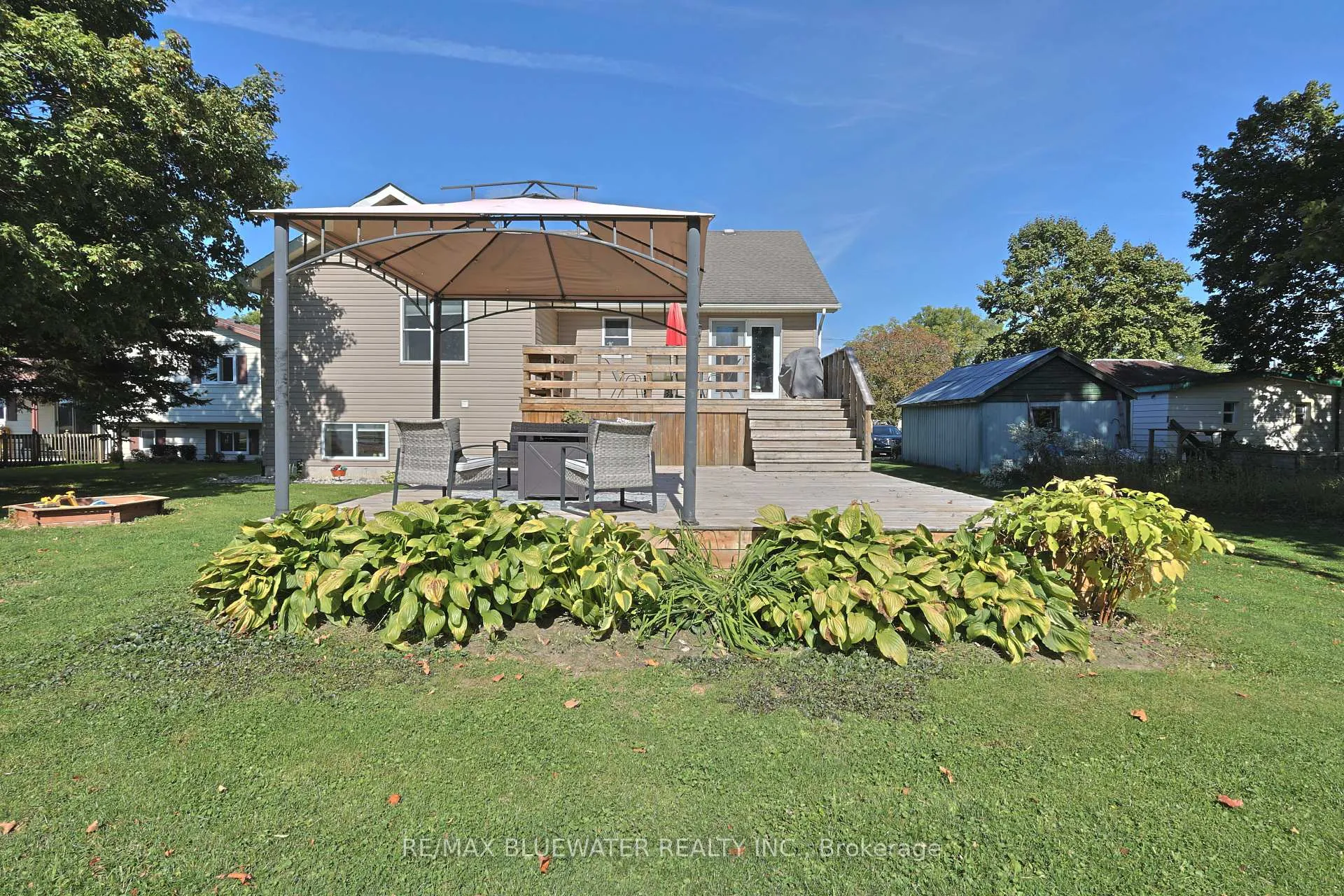 Photo 40 of 117 Duke Street, North Middlesex, Parkhill — HOMEH