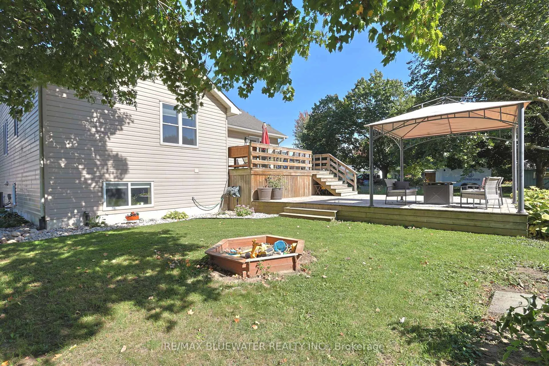 Photo 44 of 117 Duke Street, North Middlesex, Parkhill — HOMEH