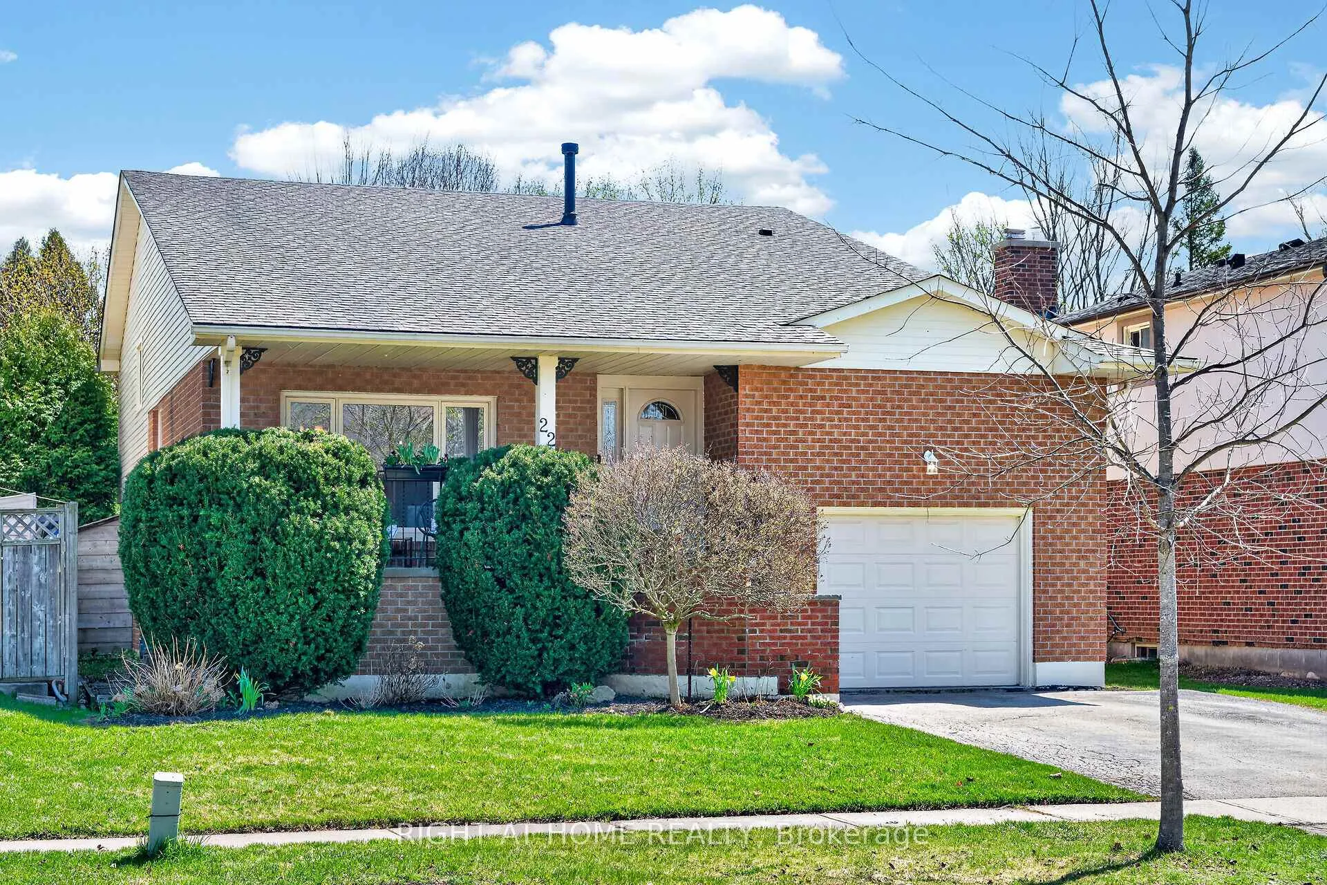 Photo 1 of 22 Vance Crescent, Hamilton, Waterdown — HOMEH