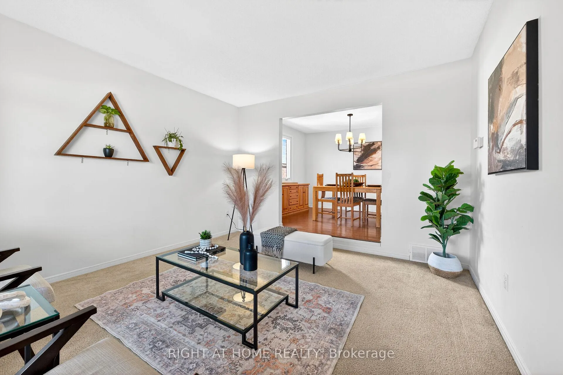 Photo 5 of 22 Vance Crescent, Hamilton, Waterdown — HOMEH