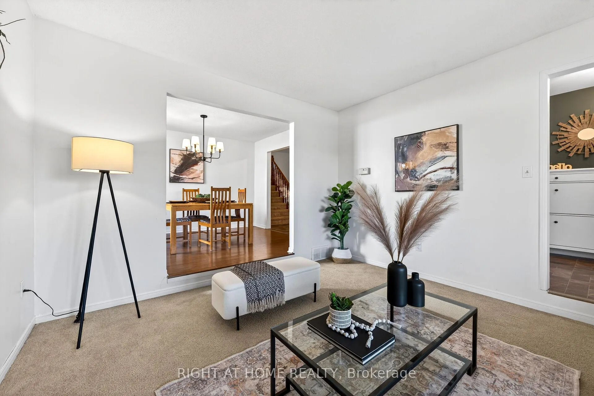 Photo 7 of 22 Vance Crescent, Hamilton, Waterdown — HOMEH