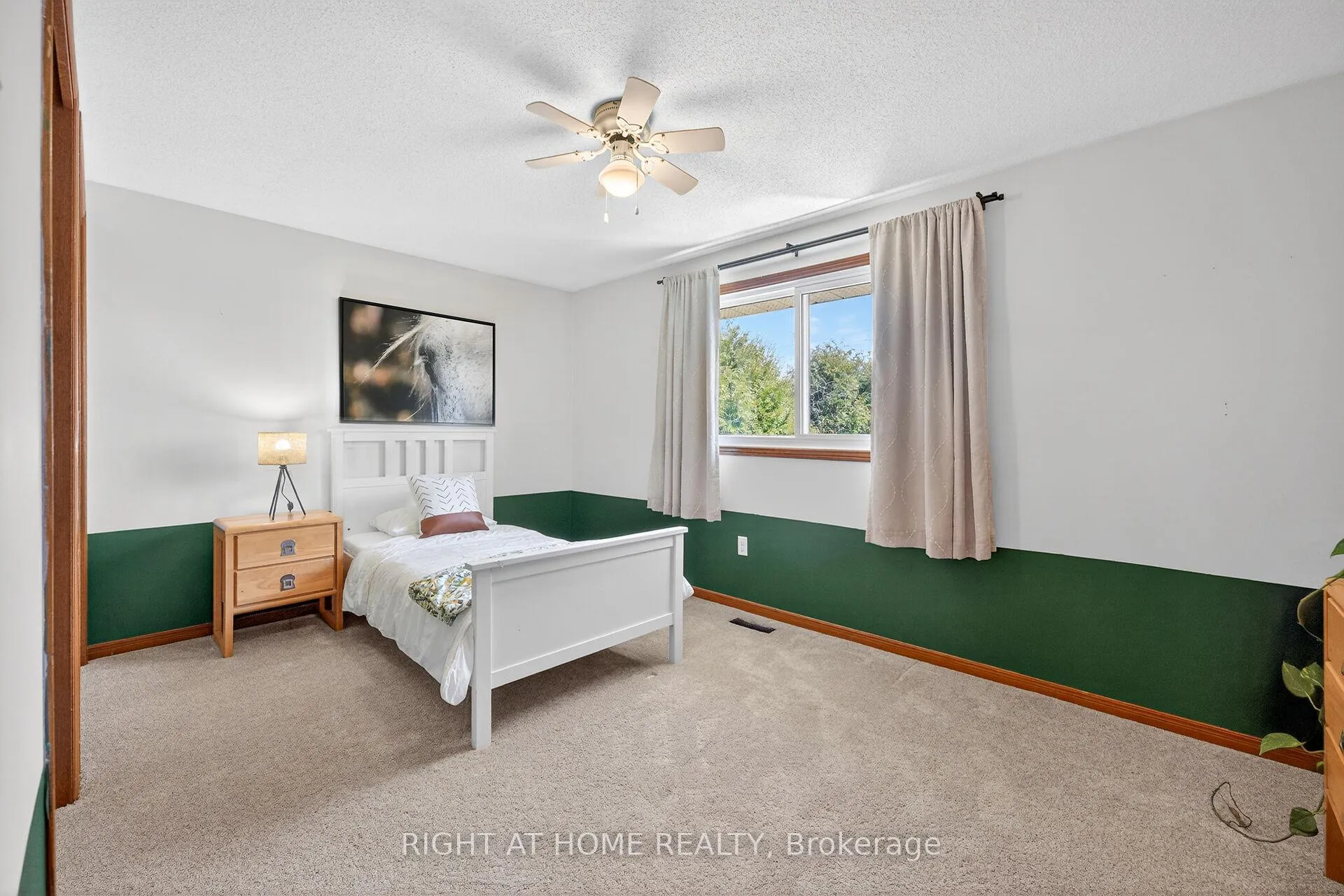 Photo 20 of 22 Vance Crescent, Hamilton, Waterdown — HOMEH