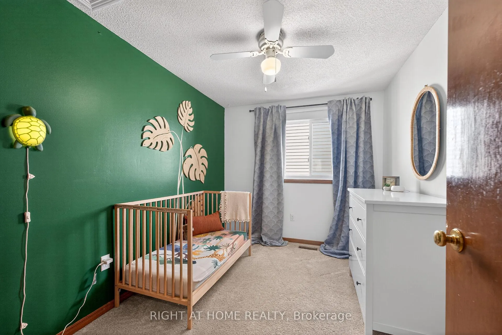Photo 22 of 22 Vance Crescent, Hamilton, Waterdown — HOMEH