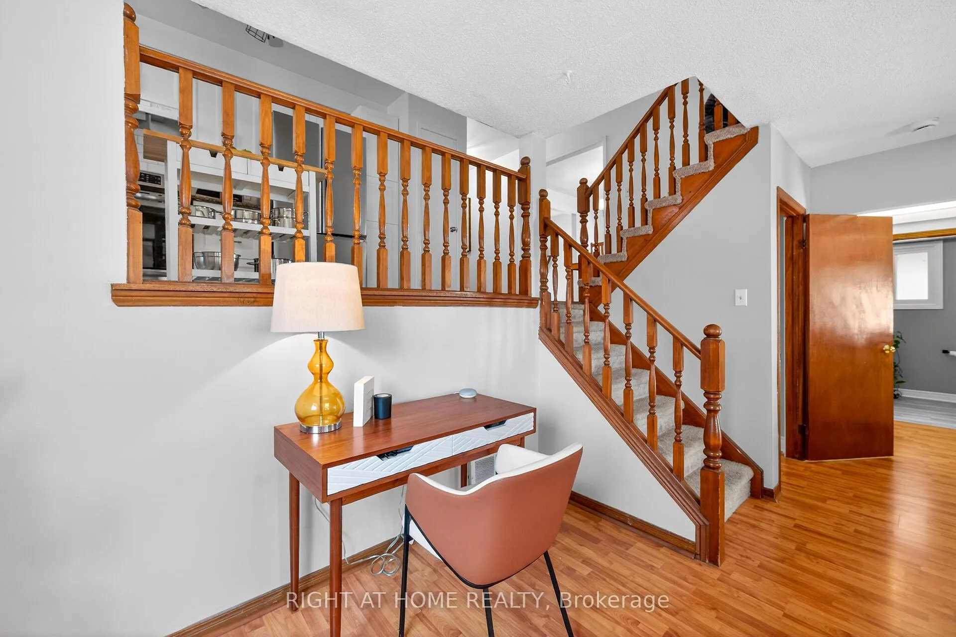Photo 26 of 22 Vance Crescent, Hamilton, Waterdown — HOMEH