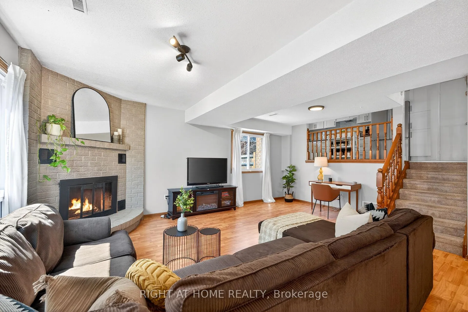 Photo 27 of 22 Vance Crescent, Hamilton, Waterdown — HOMEH