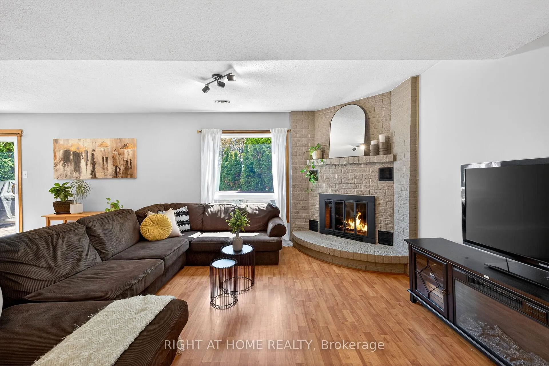 Photo 29 of 22 Vance Crescent, Hamilton, Waterdown — HOMEH