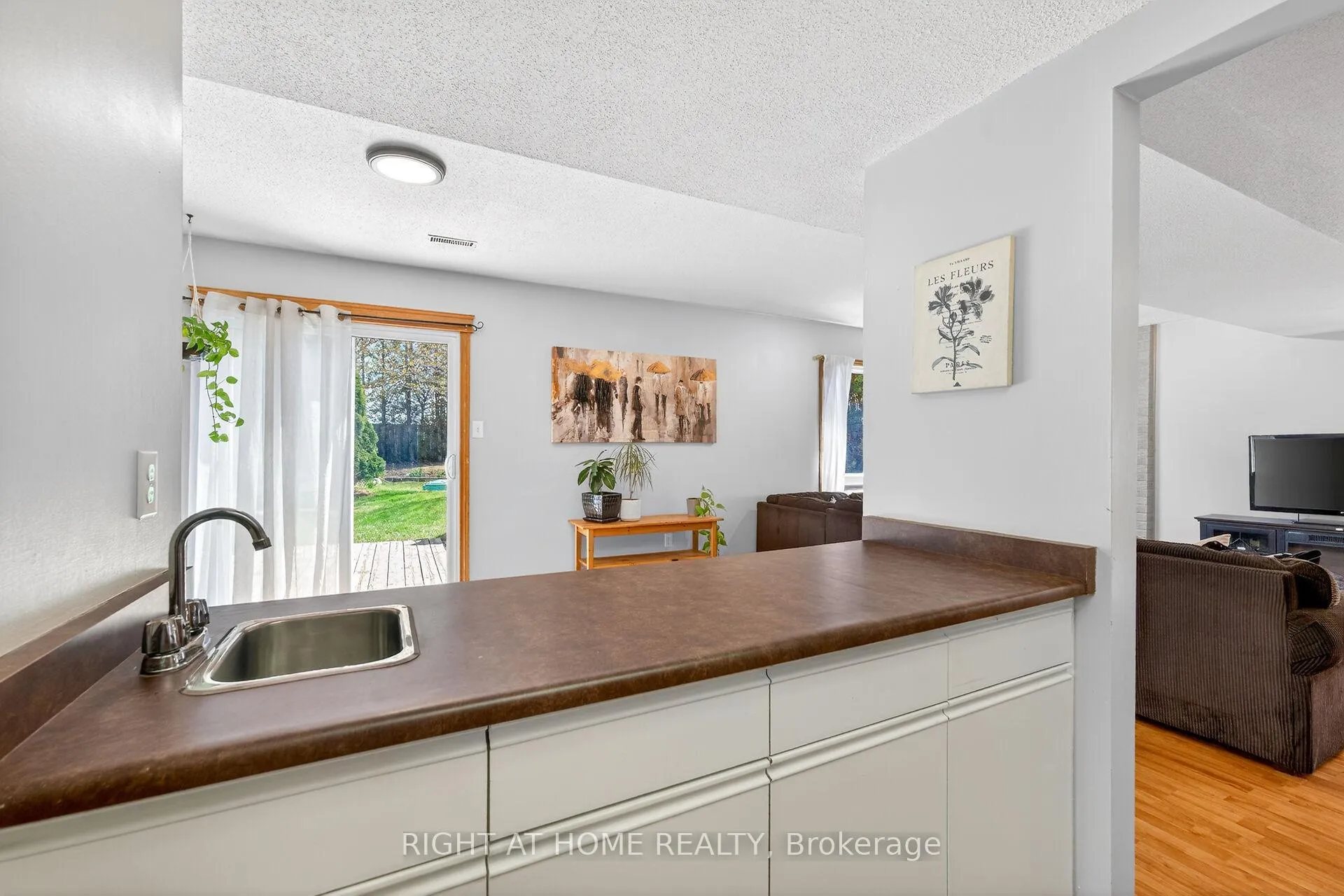 Photo 32 of 22 Vance Crescent, Hamilton, Waterdown — HOMEH