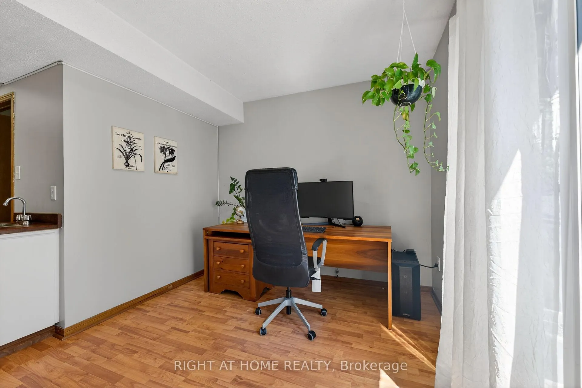 Photo 36 of 22 Vance Crescent, Hamilton, Waterdown — HOMEH