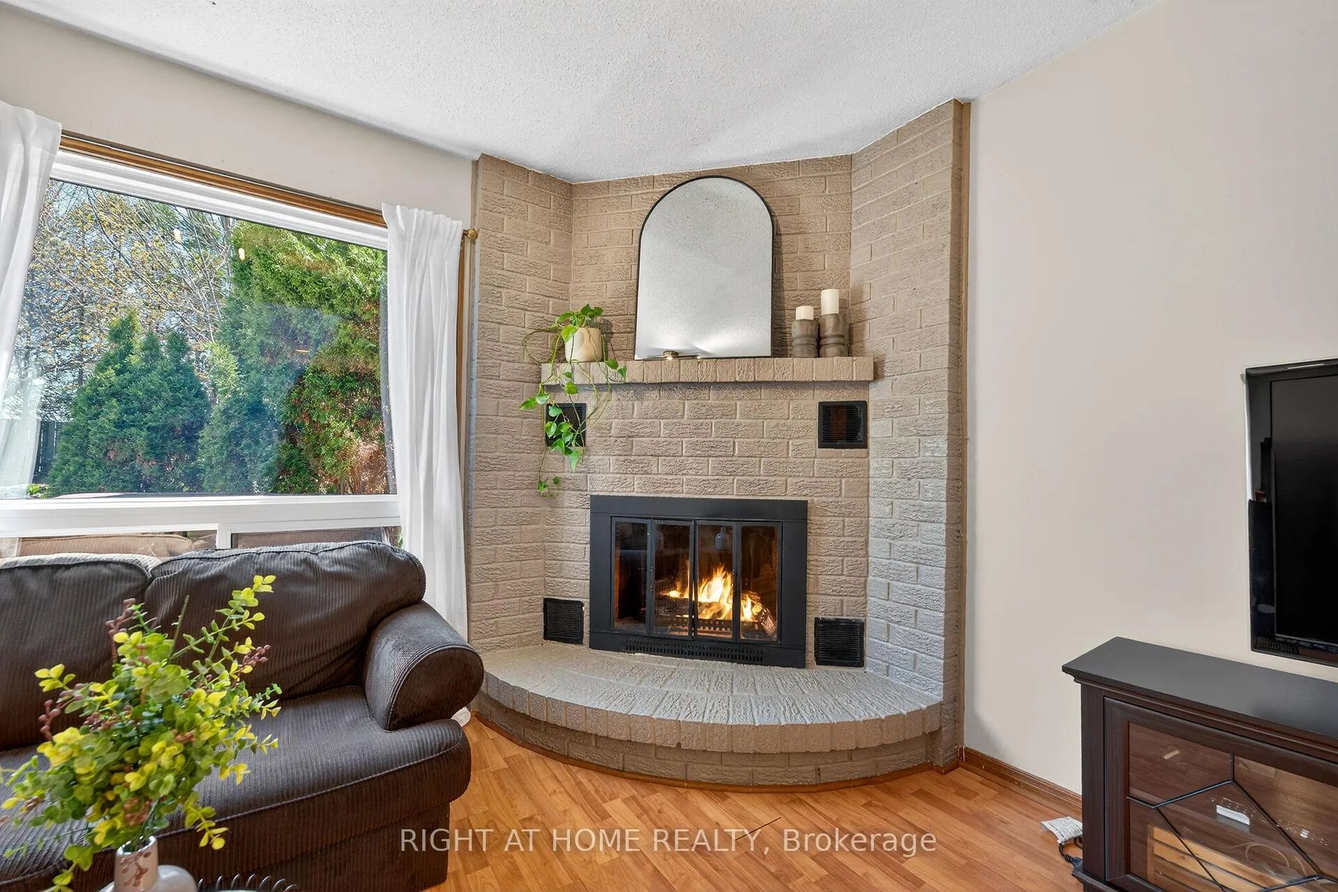 Photo 37 of 22 Vance Crescent, Hamilton, Waterdown — HOMEH