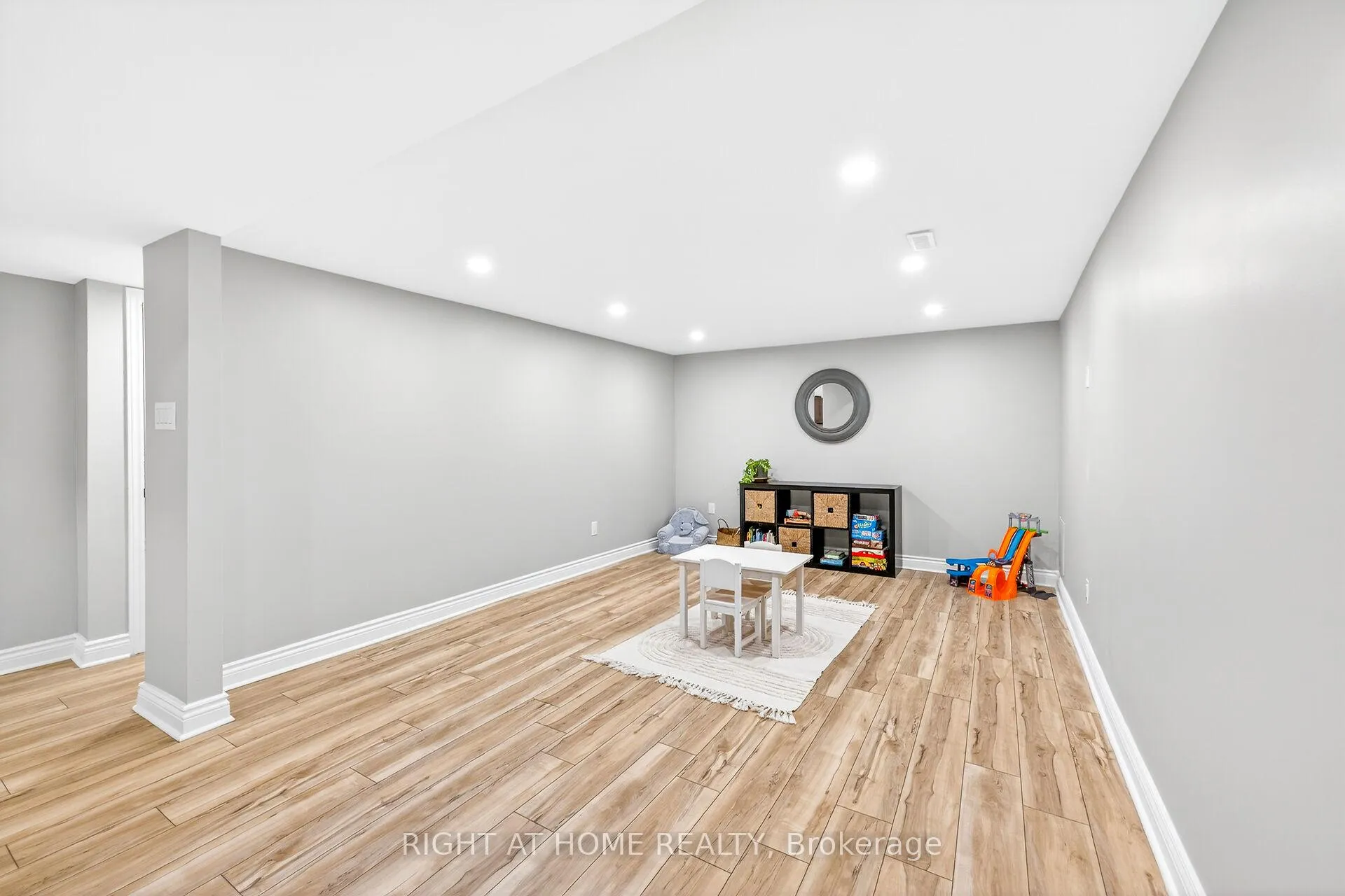 Photo 38 of 22 Vance Crescent, Hamilton, Waterdown — HOMEH