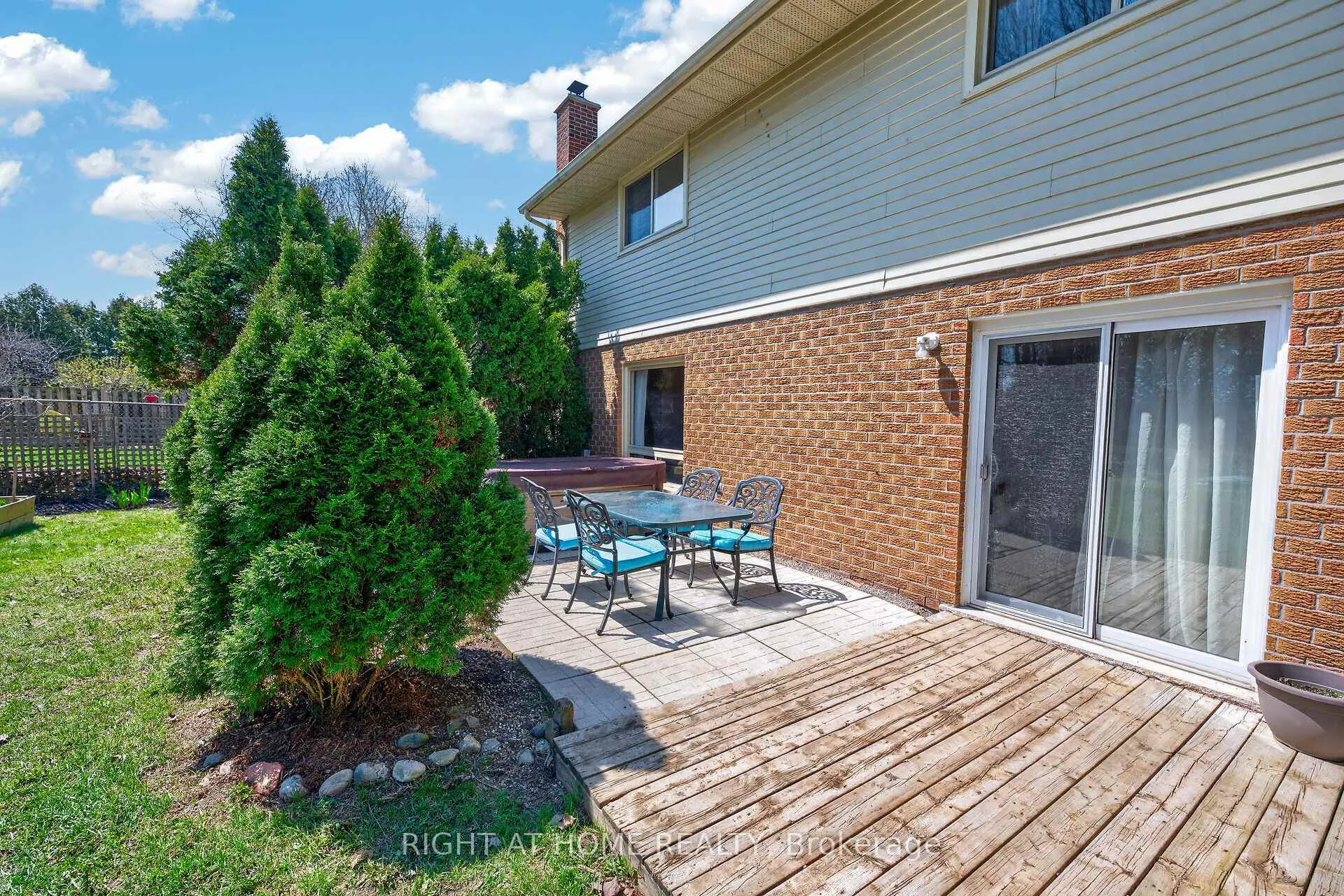 Photo 44 of 22 Vance Crescent, Hamilton, Waterdown — HOMEH