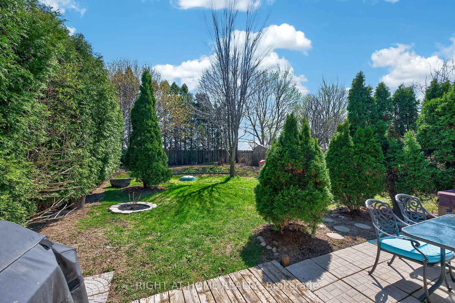 Photo 45 of 22 Vance Crescent, Hamilton, Waterdown — HOMEH