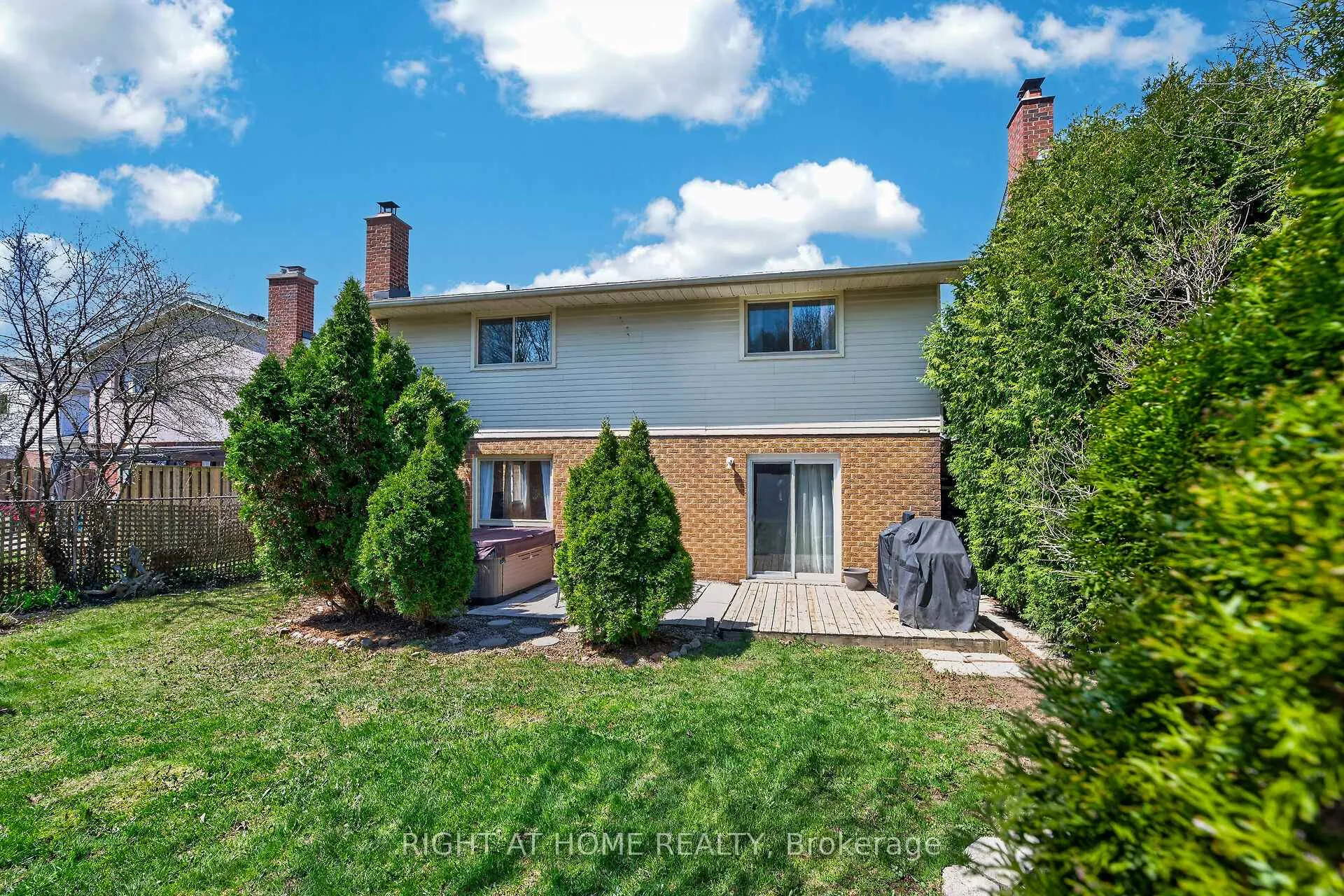 Photo 48 of 22 Vance Crescent, Hamilton, Waterdown — HOMEH