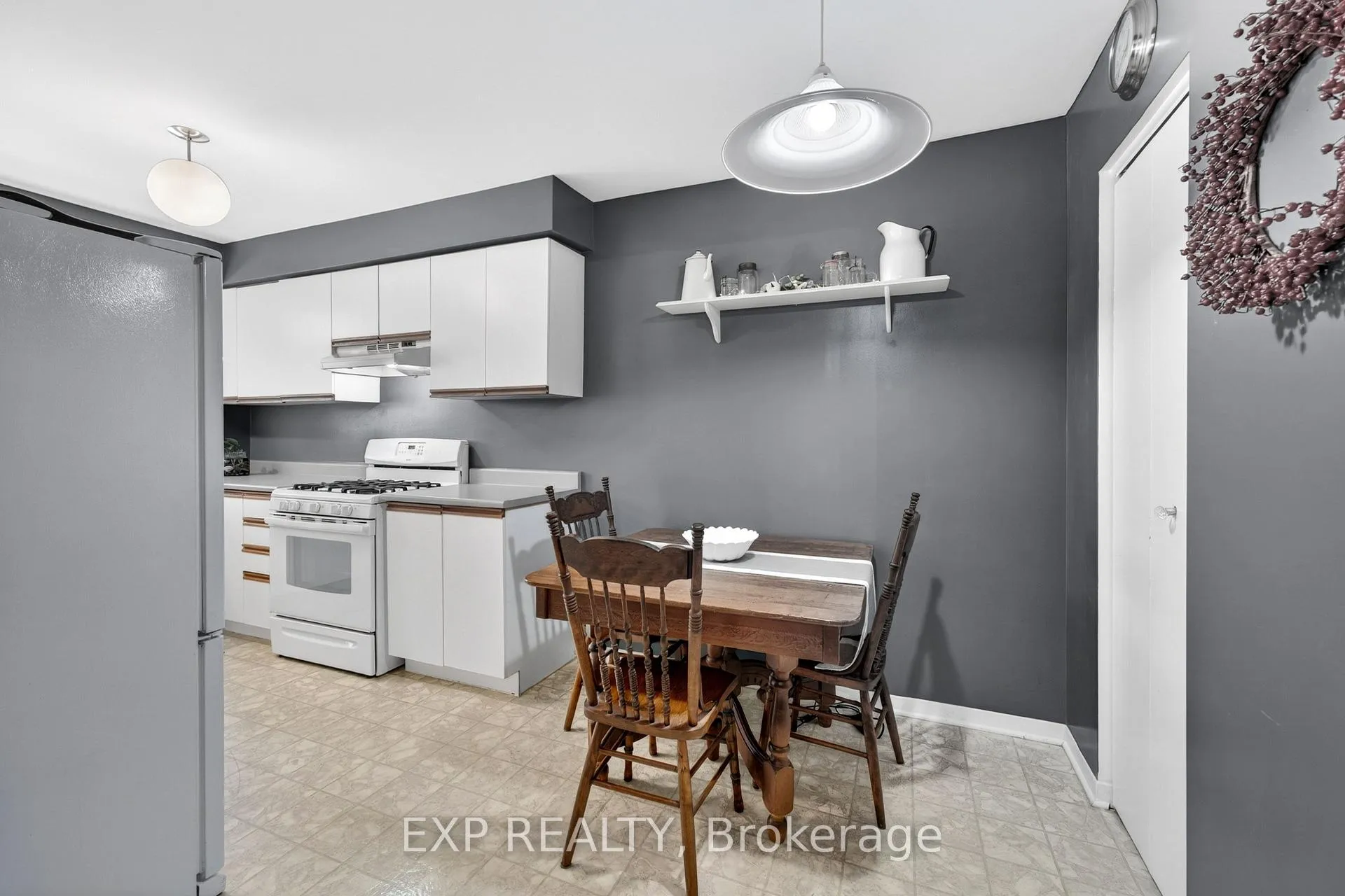 Photo 7 of 767 Littlestone Crescent, Kingston, East Gardiners Rd — HOMEH