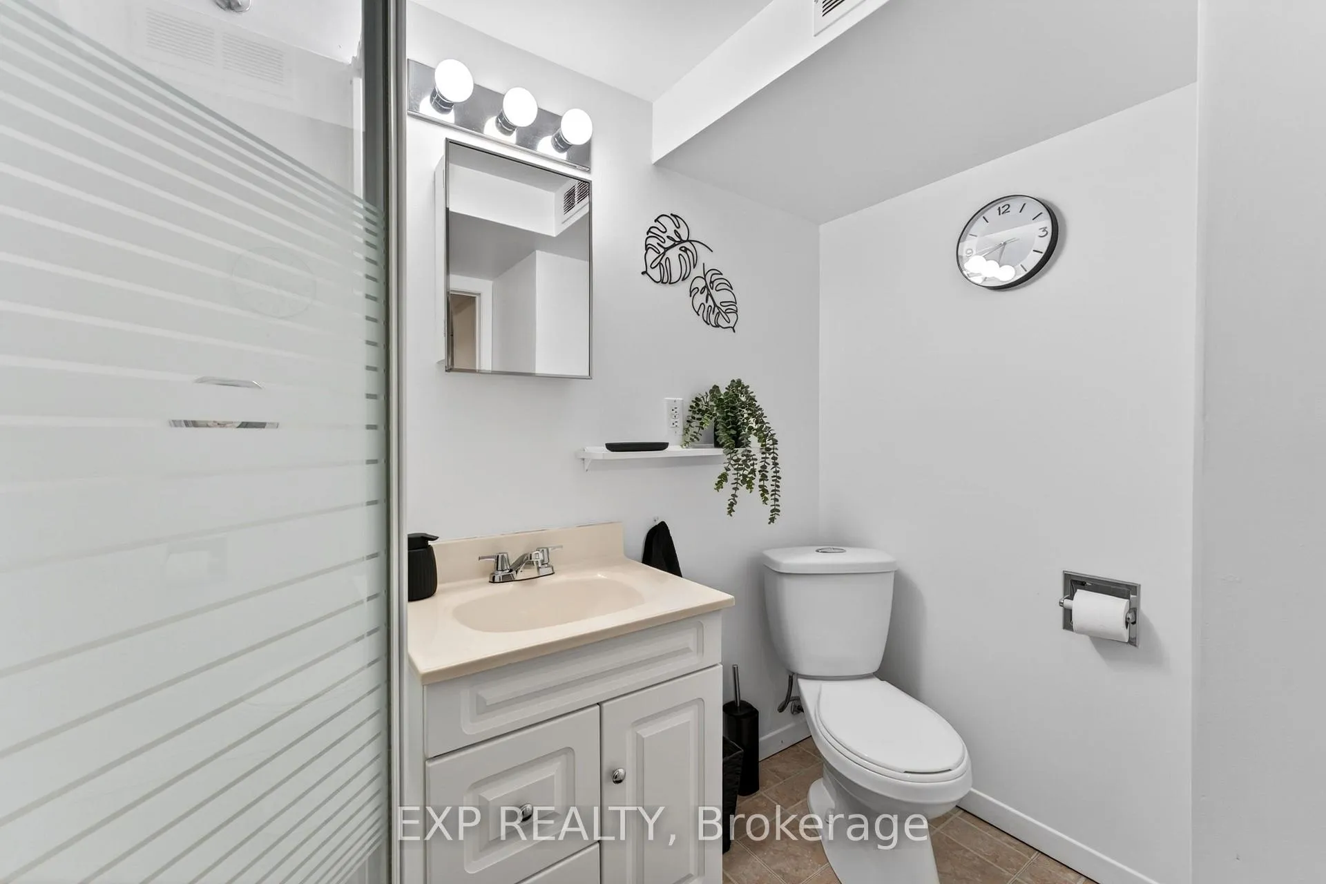 Photo 22 of 767 Littlestone Crescent, Kingston, East Gardiners Rd — HOMEH