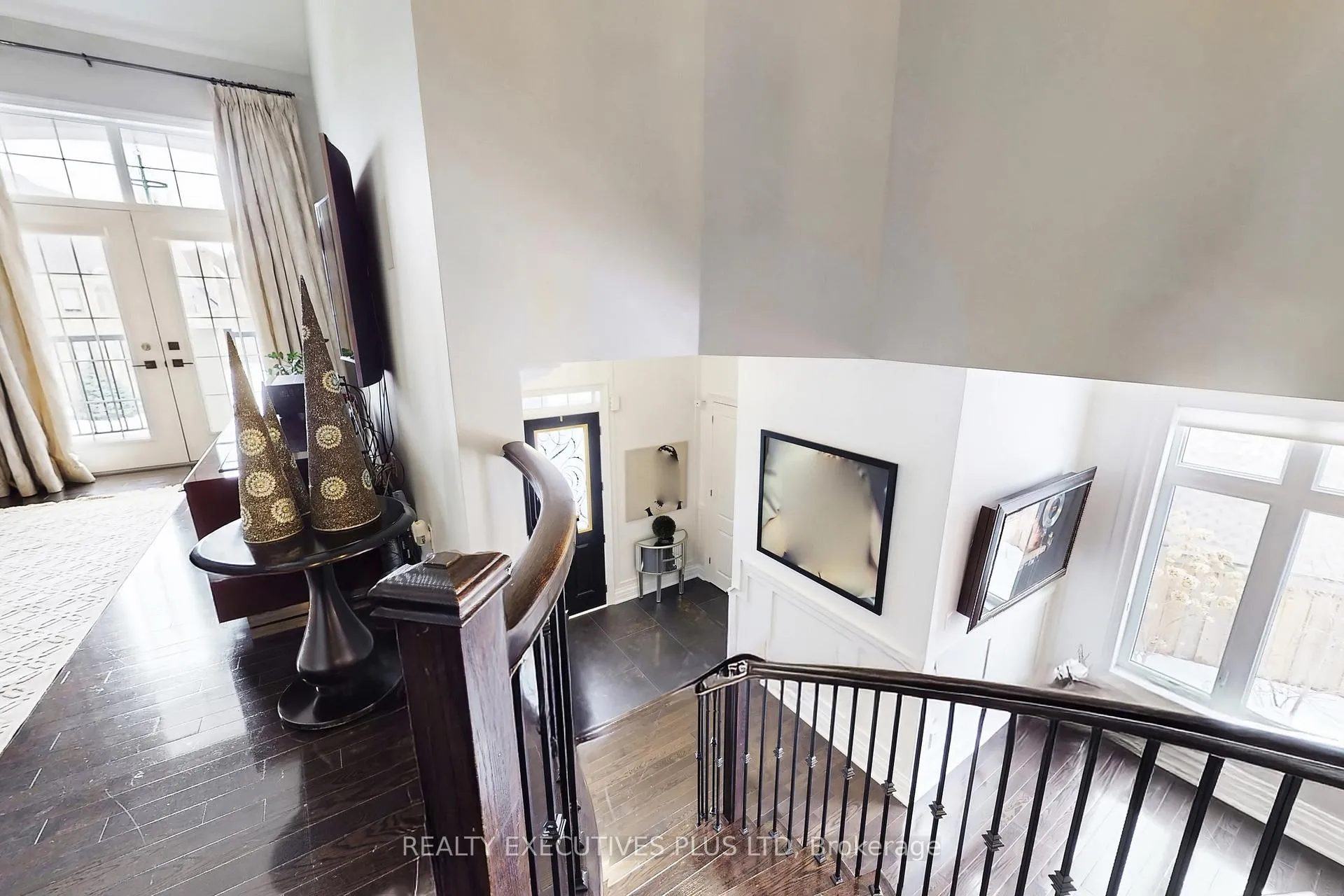 Photo 15 of 10 Sim Hill Crescent, King, King City — HOMEH