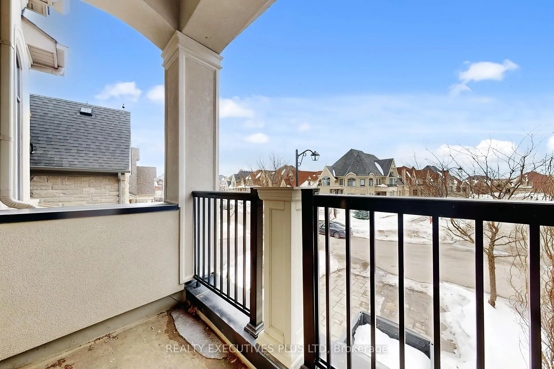 Photo 19 of 10 Sim Hill Crescent, King, King City — HOMEH