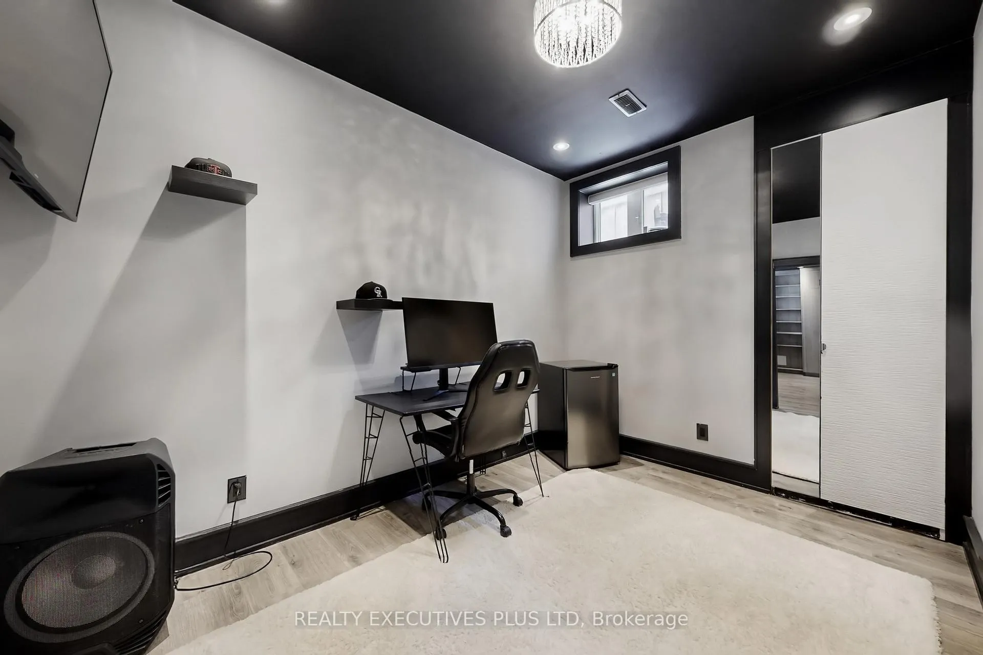 Photo 37 of 10 Sim Hill Crescent, King, King City — HOMEH