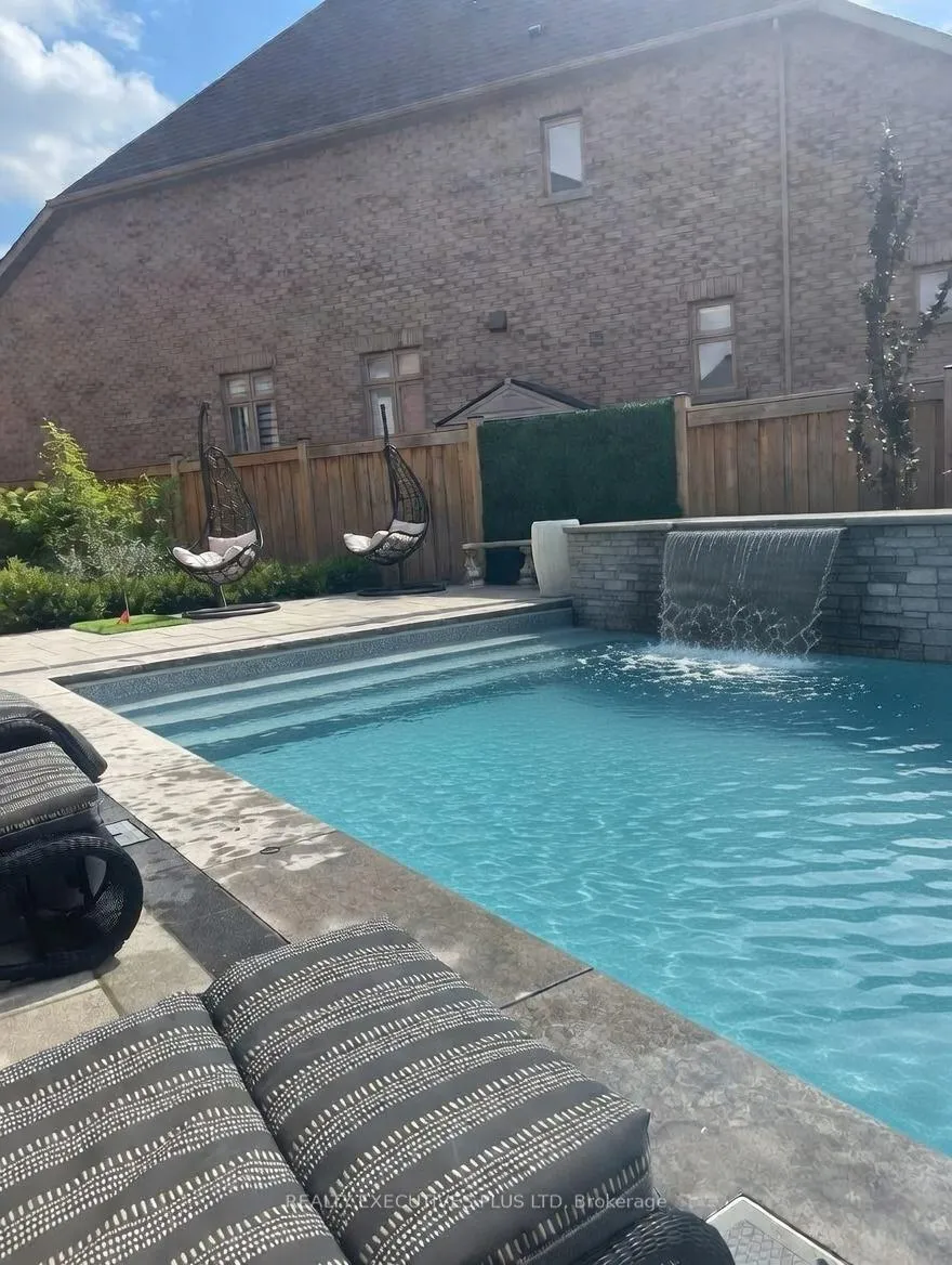 Photo 41 of 10 Sim Hill Crescent, King, King City — HOMEH
