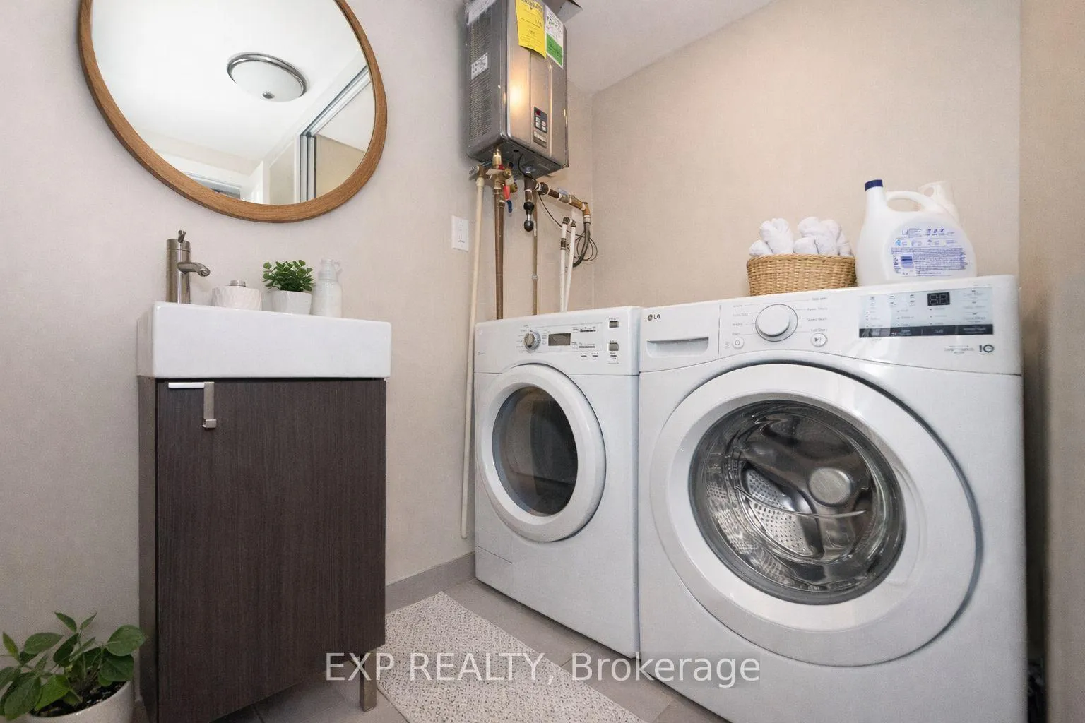 Photo 10 of 59 Concord Street N, Ottawa, Ottawa East — HOMEH