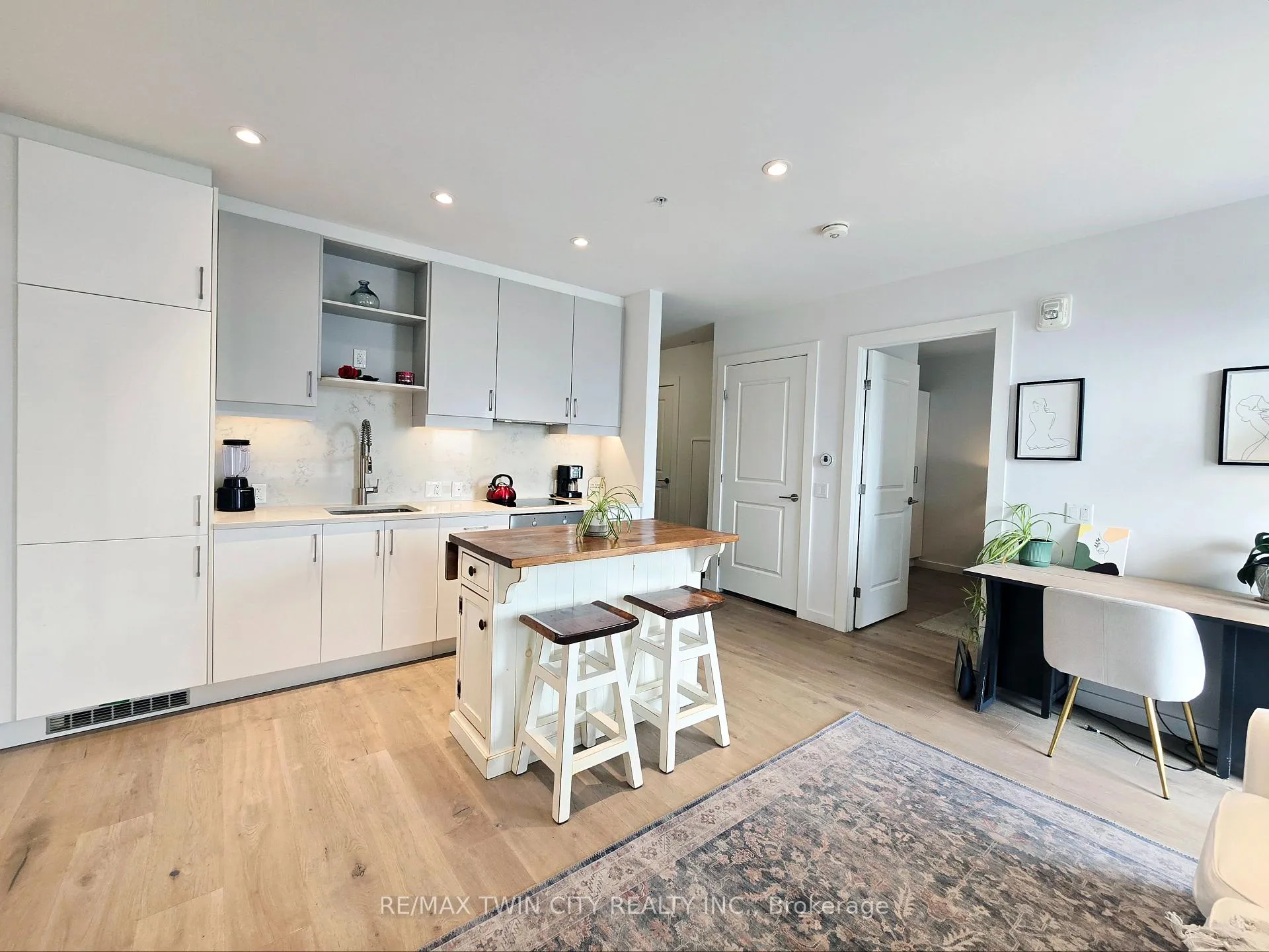 Photo of Unit 1812, 181 King Street S