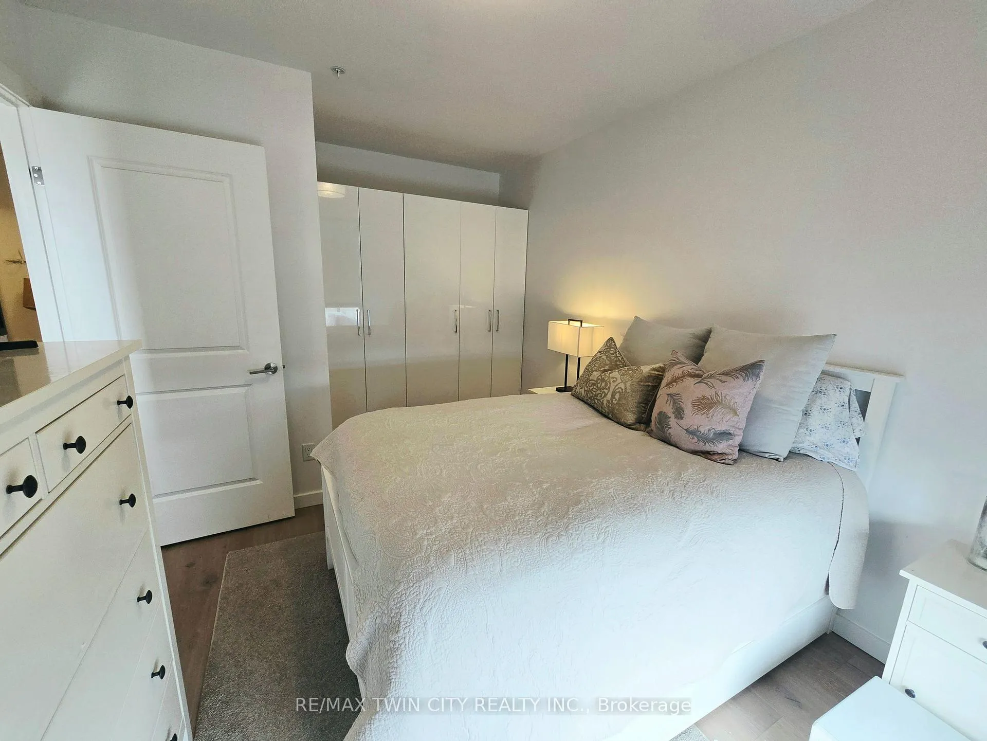 Photo 9 of Unit 1812, 181 King Street S, Waterloo, Uptown West — HOMEH
