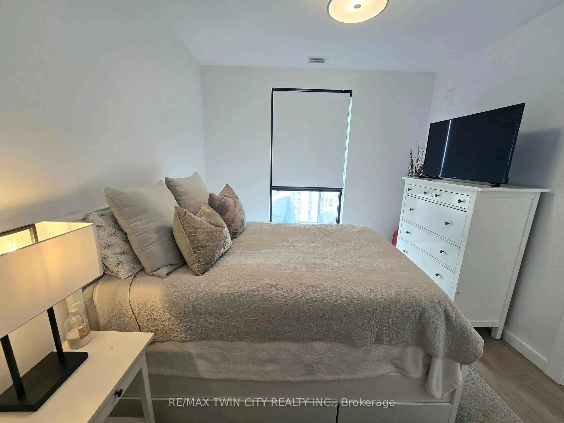 Photo 10 of Unit 1812, 181 King Street S, Waterloo, Uptown West — HOMEH