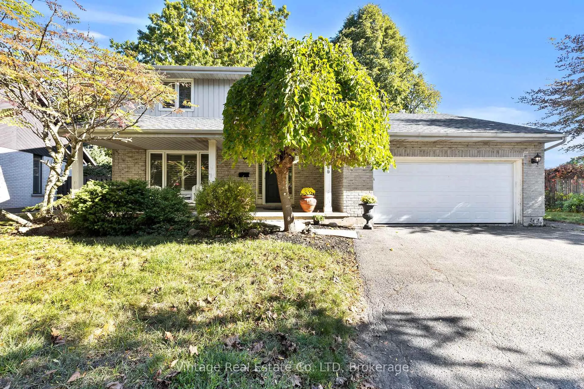 Photo 1 of 6299 Jupiter Boulevard, Niagara Falls, Stamford — HOMEH