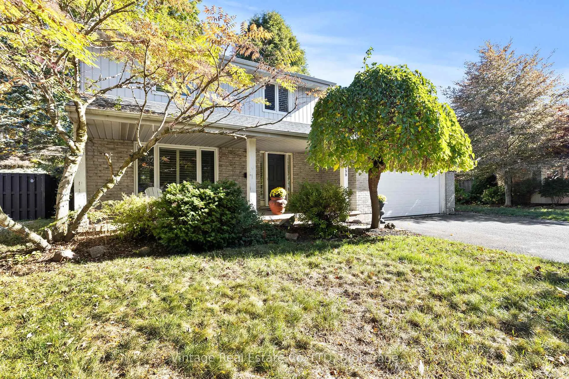 Photo 2 of 6299 Jupiter Boulevard, Niagara Falls, Stamford — HOMEH