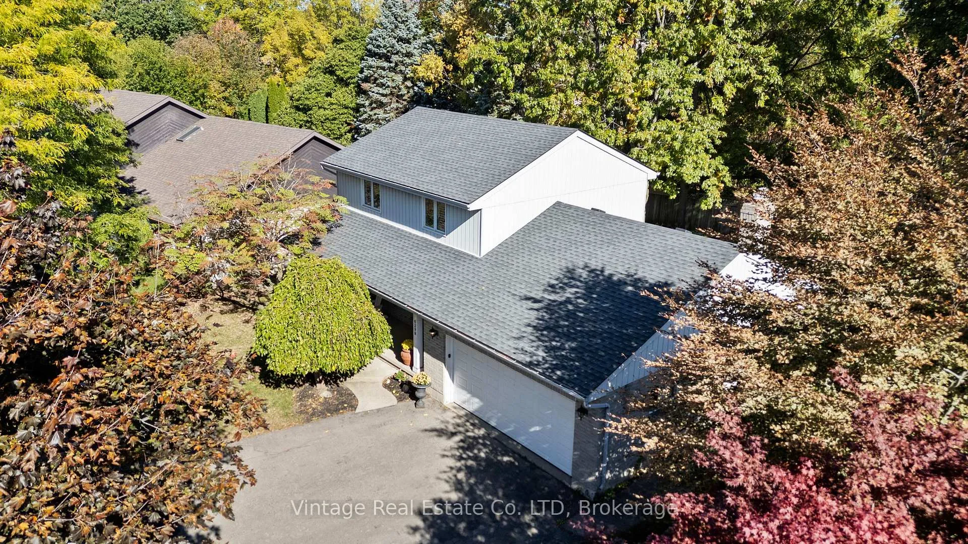 Photo 3 of 6299 Jupiter Boulevard, Niagara Falls, Stamford — HOMEH