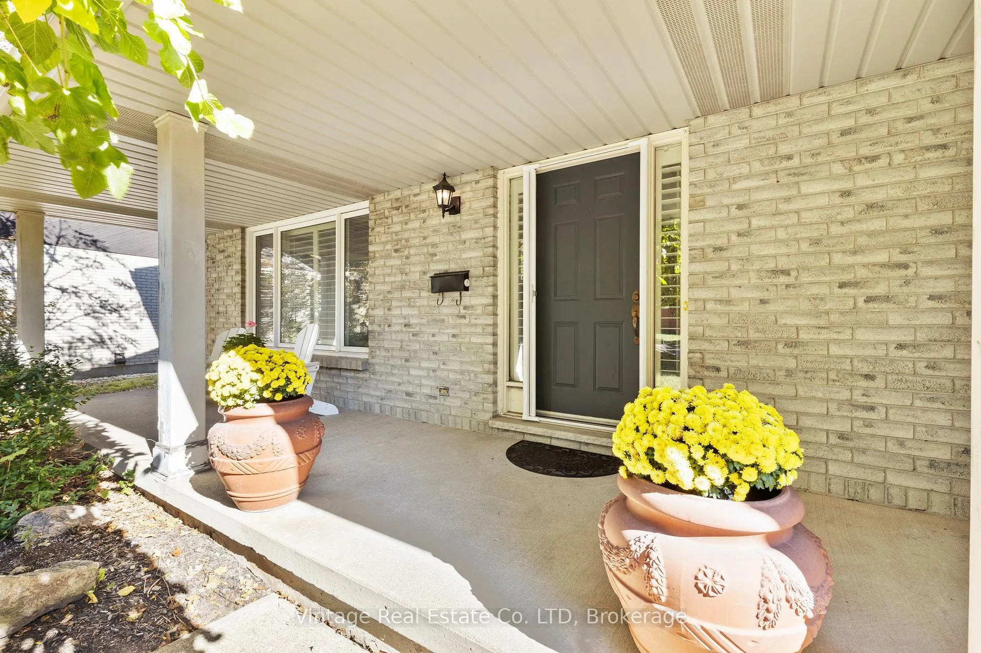 Photo 4 of 6299 Jupiter Boulevard, Niagara Falls, Stamford — HOMEH