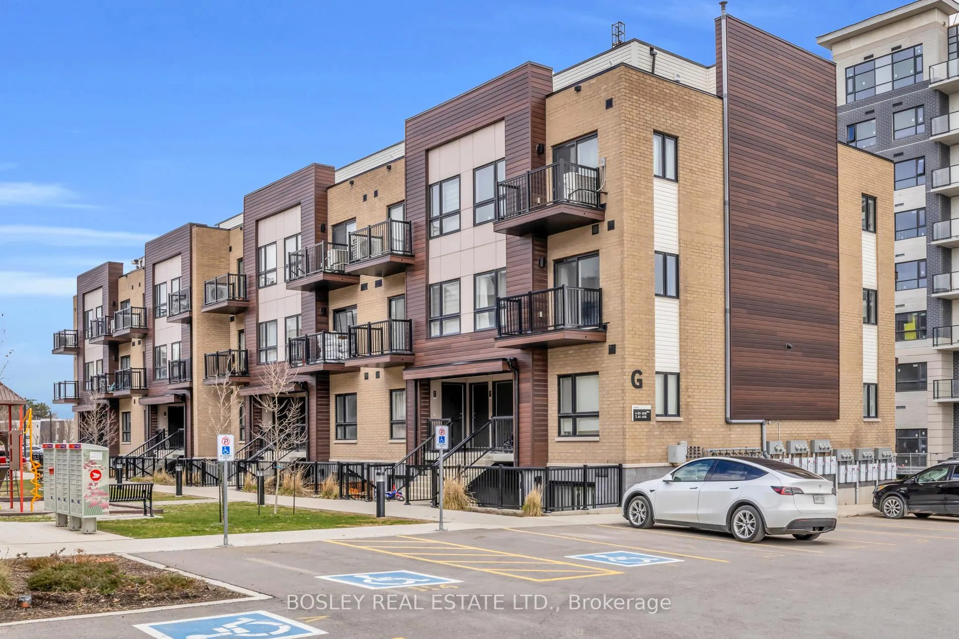 Photo 1 of 20 Palace Street, Kitchener — HOMEH