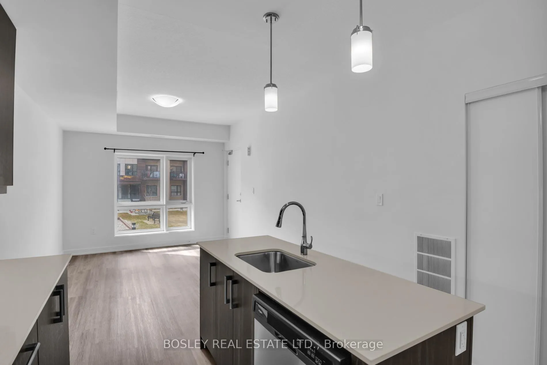 Photo 8 of 20 Palace Street, Kitchener — HOMEH
