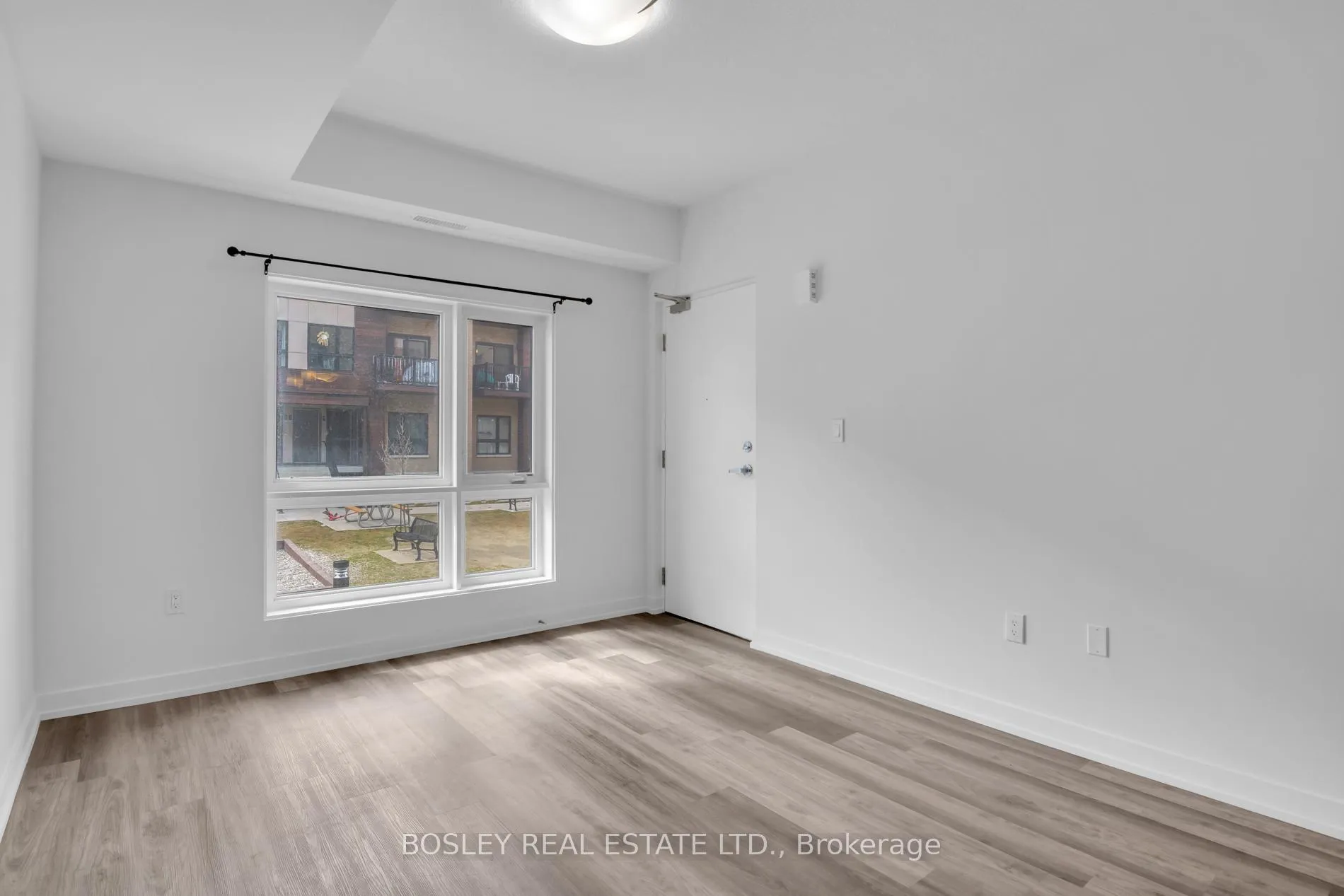 Photo 12 of 20 Palace Street, Kitchener — HOMEH