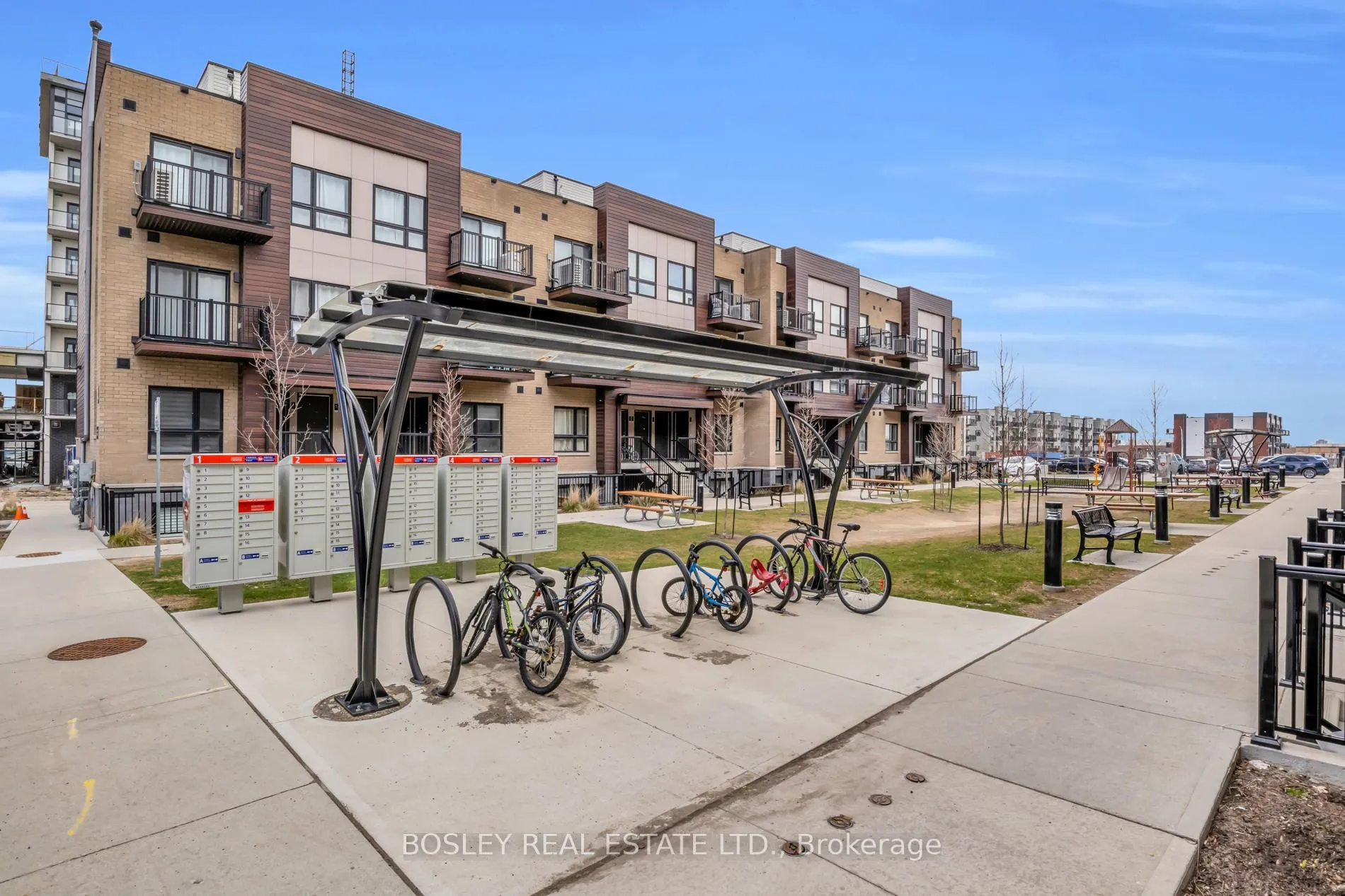 Photo 24 of 20 Palace Street, Kitchener — HOMEH