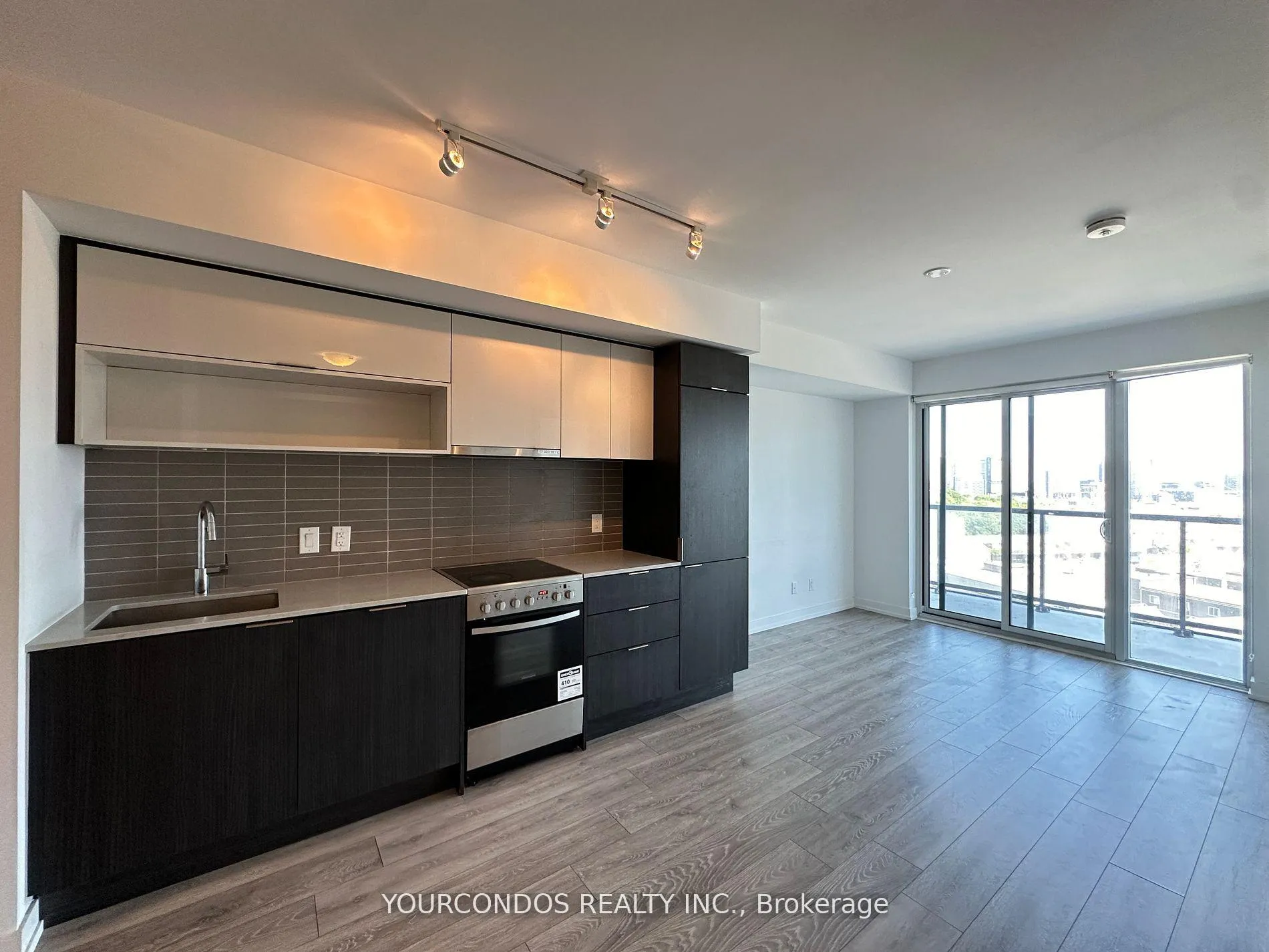 Photo 3 of Unit 806, 159 Wellesley Street E, Toronto, Cabbagetown-South St. James Town — HOMEH