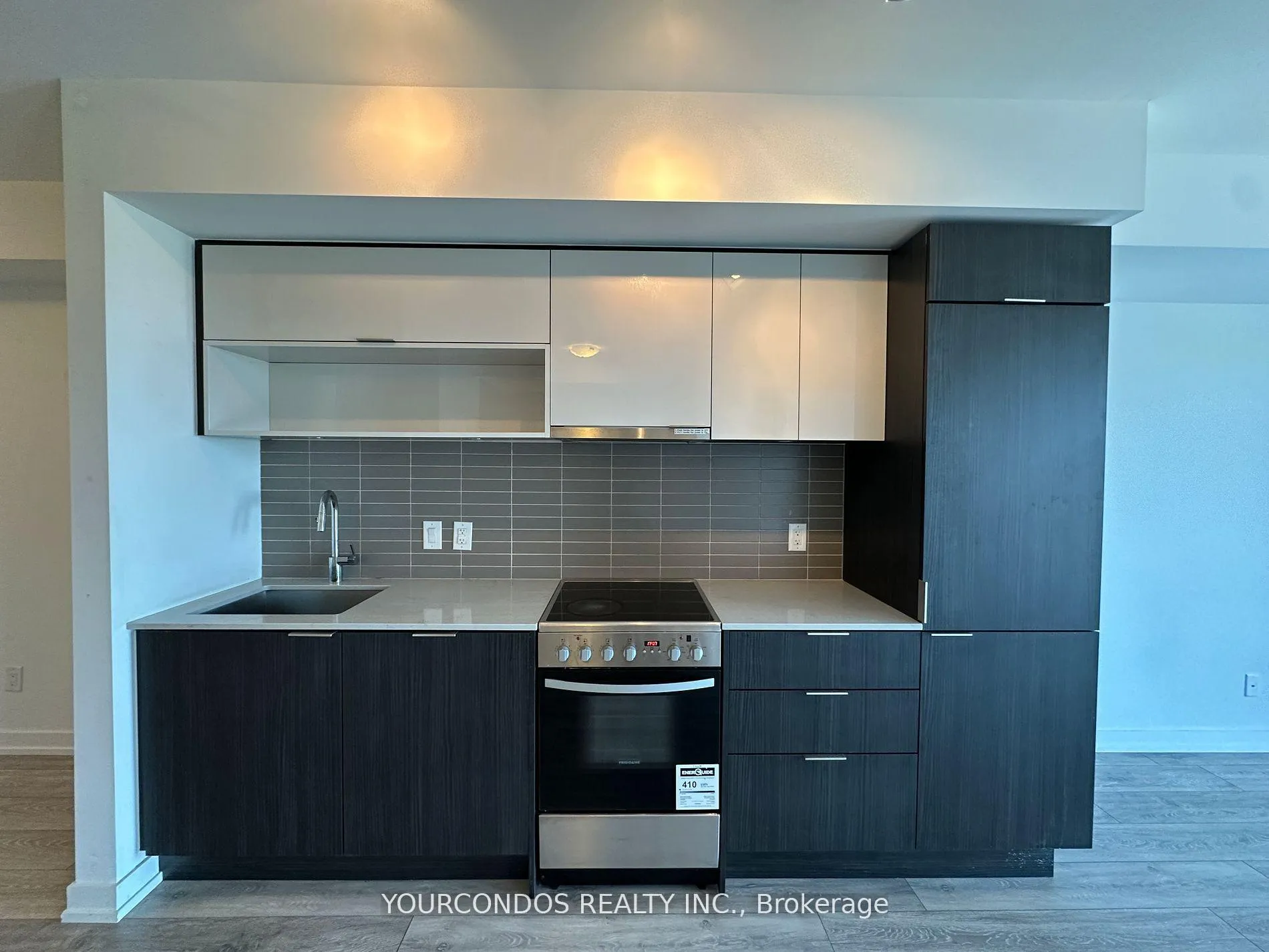 Photo 5 of Unit 806, 159 Wellesley Street E, Toronto, Cabbagetown-South St. James Town — HOMEH