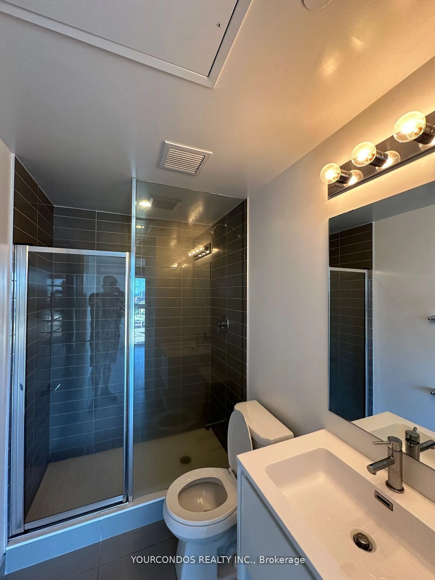 Photo 8 of Unit 806, 159 Wellesley Street E, Toronto, Cabbagetown-South St. James Town — HOMEH