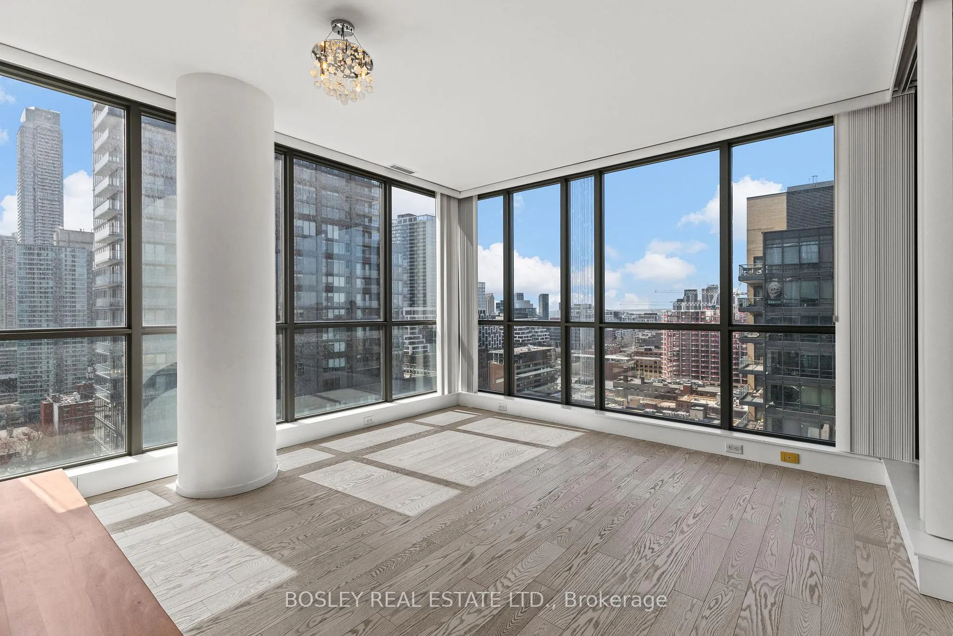 Photo 5 of Unit 1807, 8 Charlotte Street, Toronto, Waterfront Communities — HOMEH