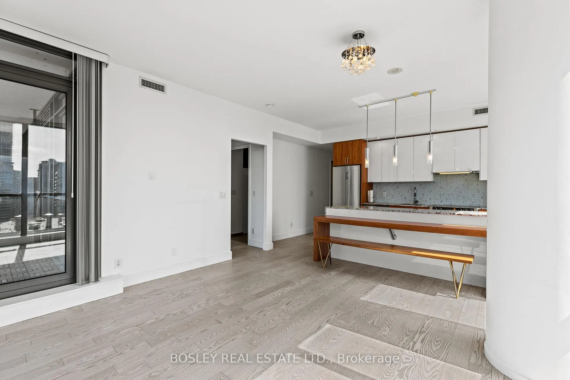 Photo 7 of Unit 1807, 8 Charlotte Street, Toronto, Waterfront Communities — HOMEH