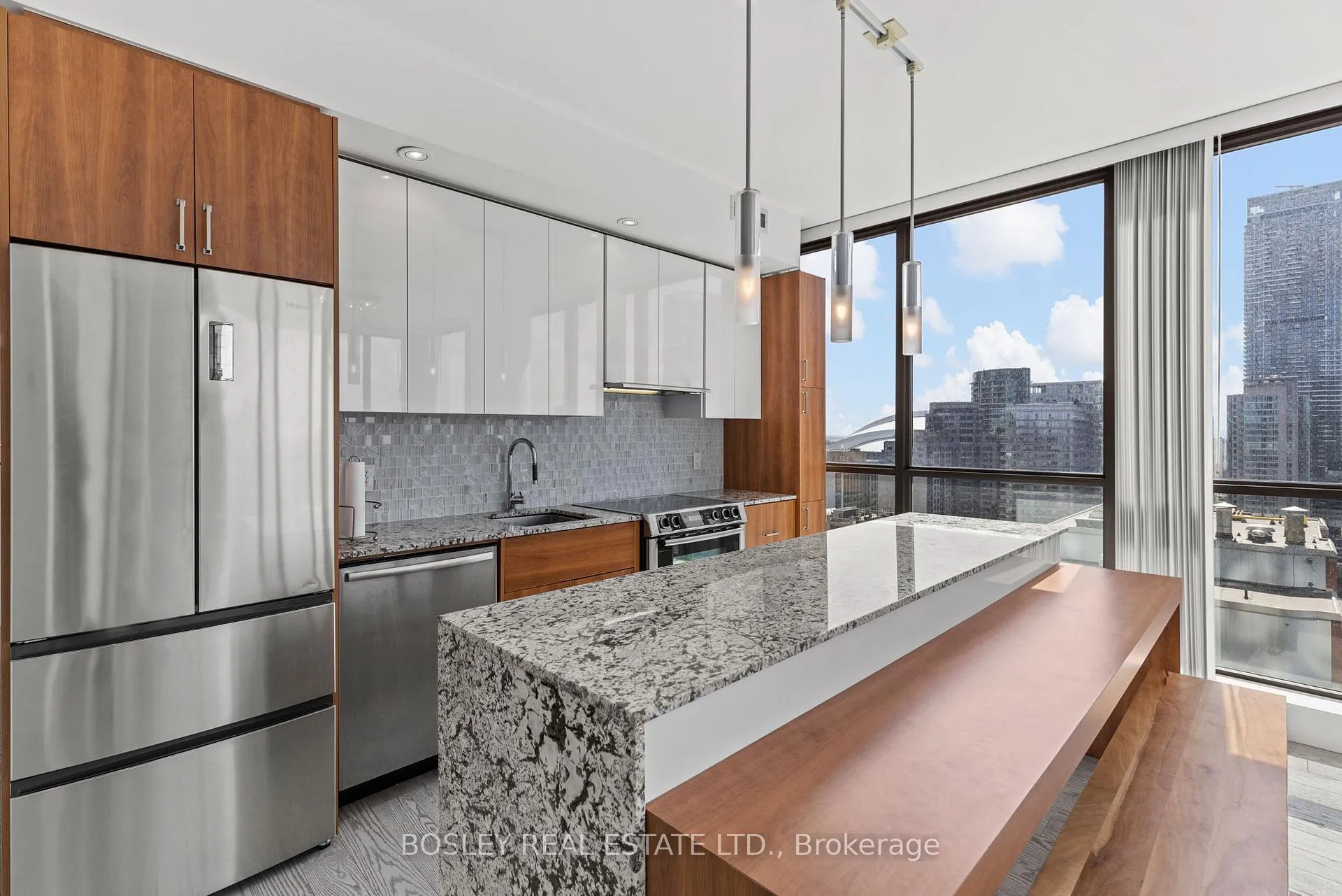 Photo 10 of Unit 1807, 8 Charlotte Street, Toronto, Waterfront Communities — HOMEH