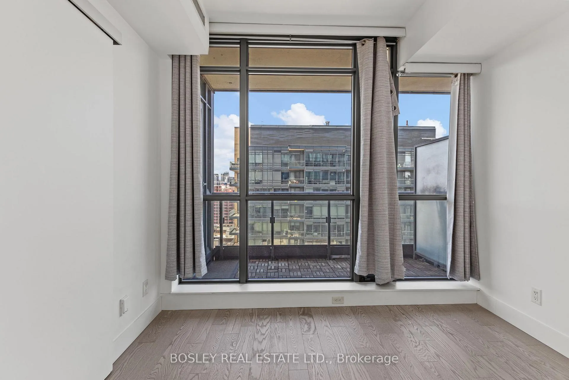 Photo 19 of Unit 1807, 8 Charlotte Street, Toronto, Waterfront Communities — HOMEH