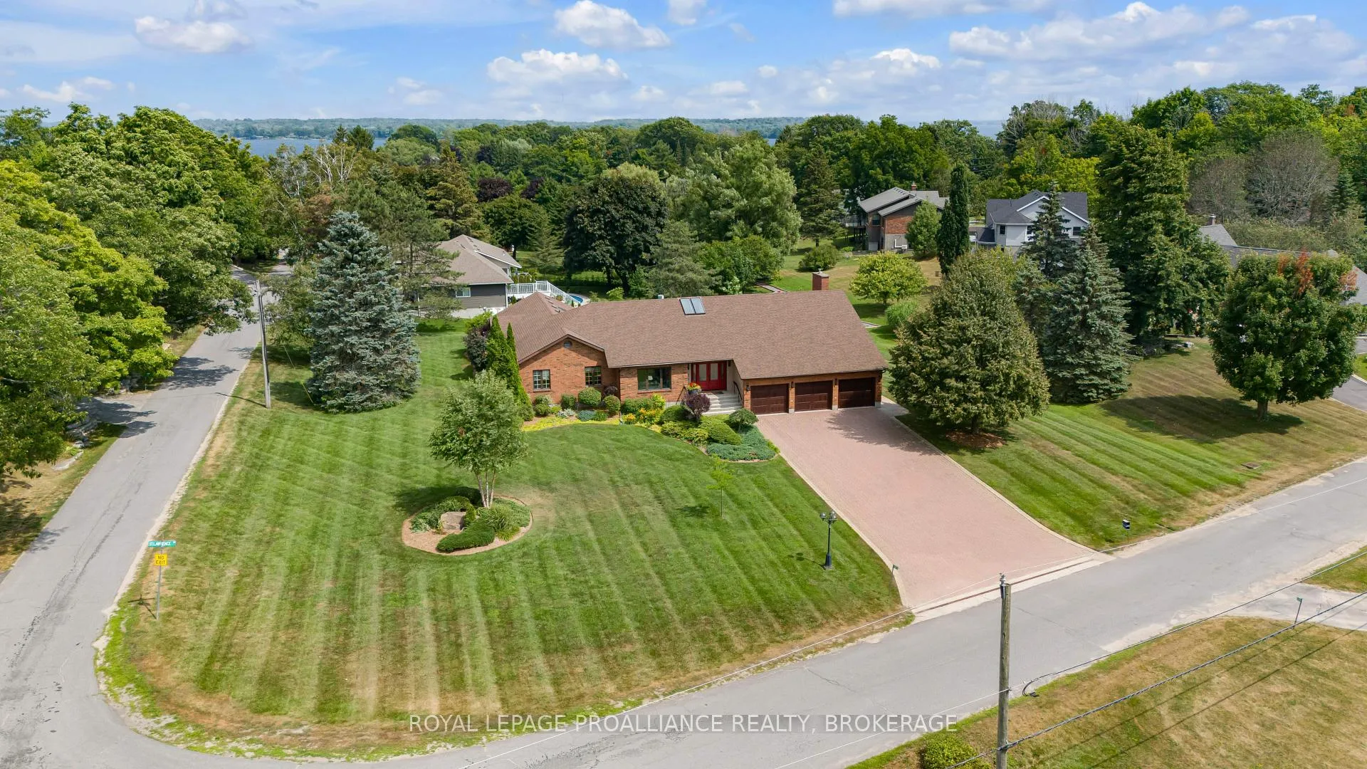 Photo 3 of 1673 St. Lawrence Avenue, Kingston, Kingston East (incl CFB Kingston) — HOMEH