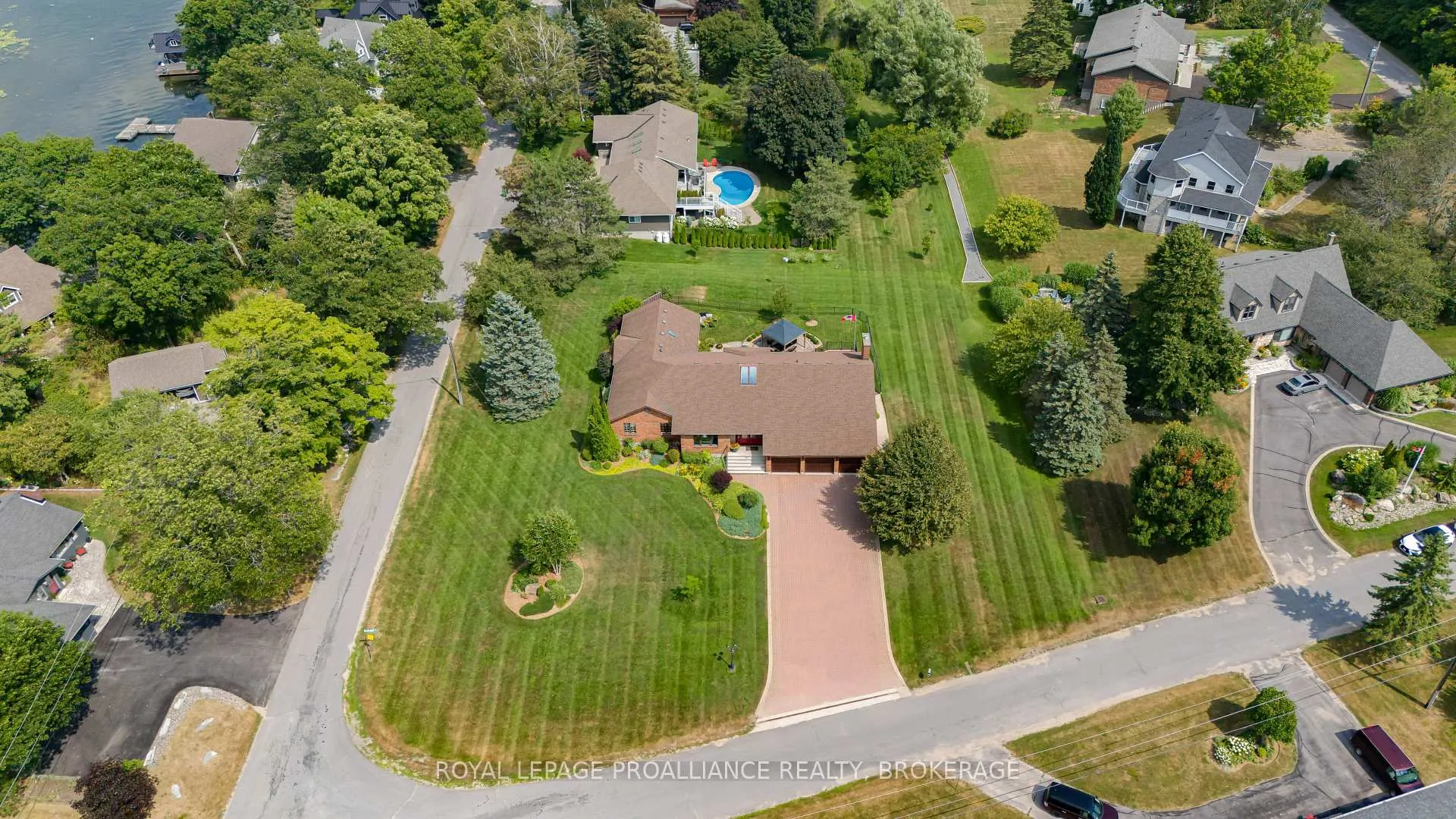 Photo 4 of 1673 St. Lawrence Avenue, Kingston, Kingston East (incl CFB Kingston) — HOMEH